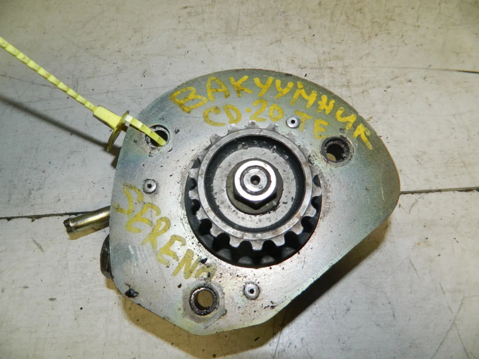 Насос вакуумный NISSAN CD20T (Контрактный) 79768202