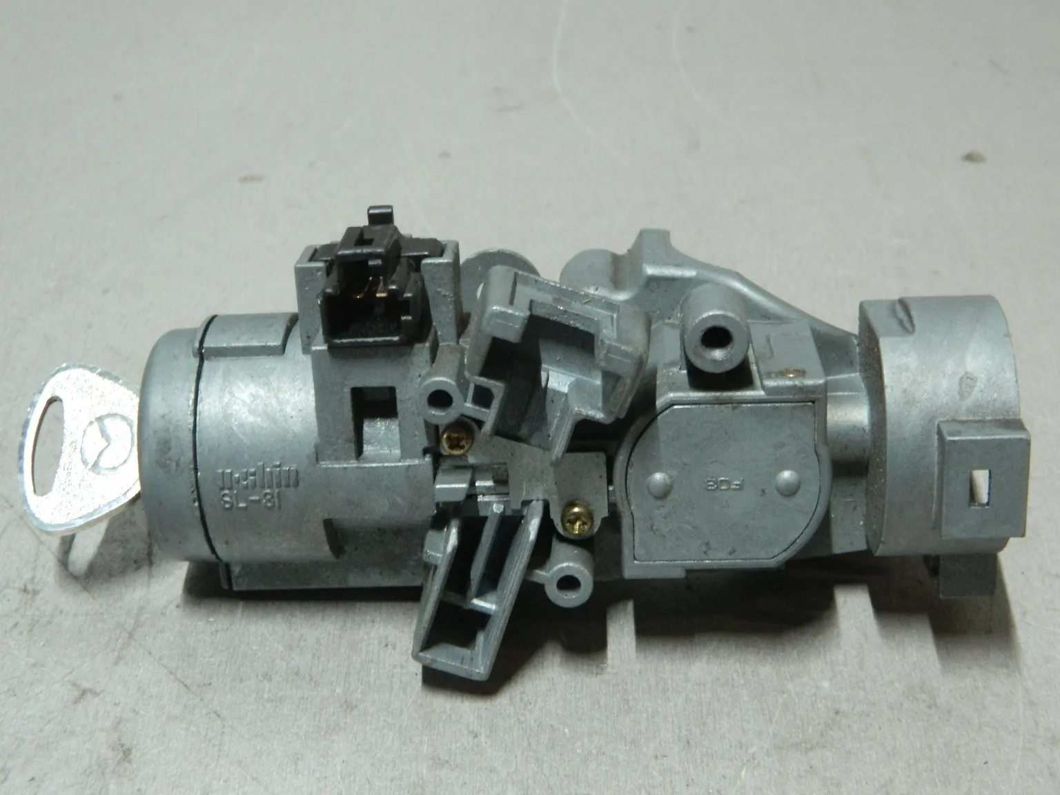 Замок зажигания MAZDA FAMILIA BJ5P (Контрактный) 81532321