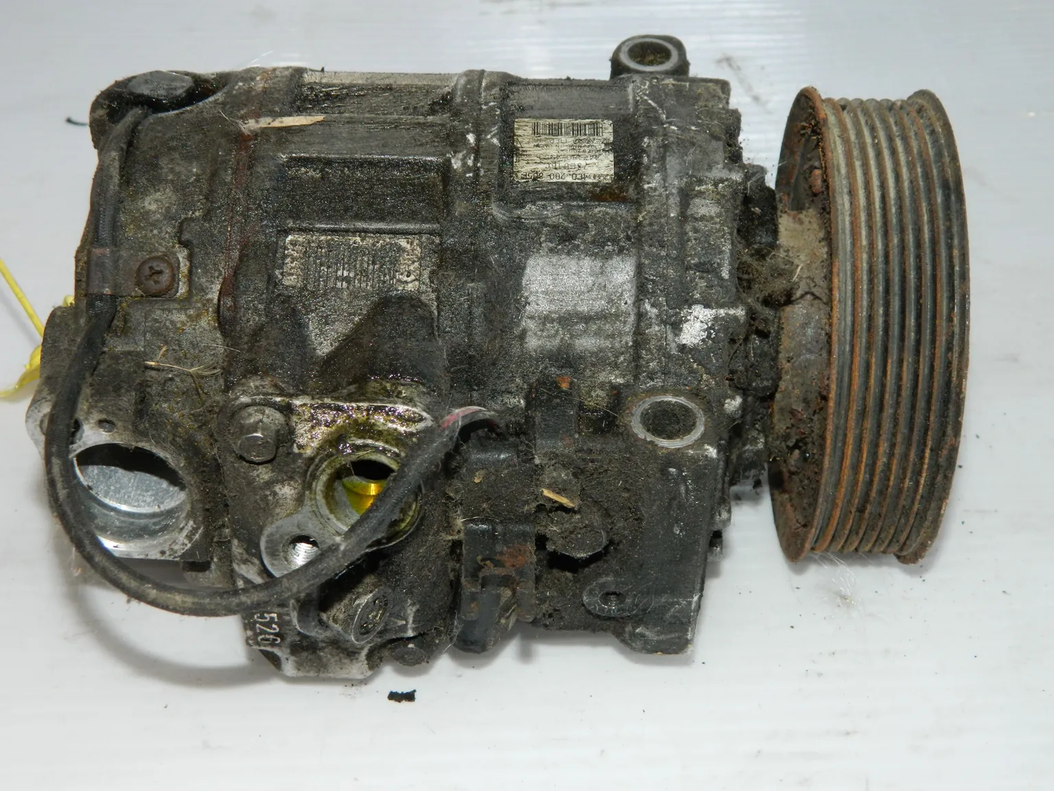 Компрессор кондиционера AUDI A8 BFM (Контрактный) 40951106