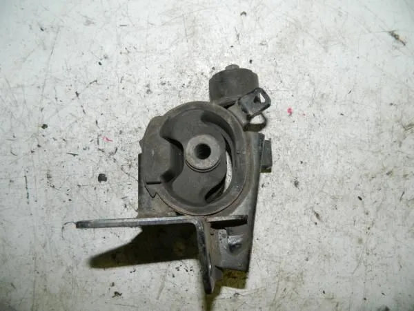 Подушка двигателя TOYOTA COROLLA ZZE122 1ZZFE Лев (Контрактный)