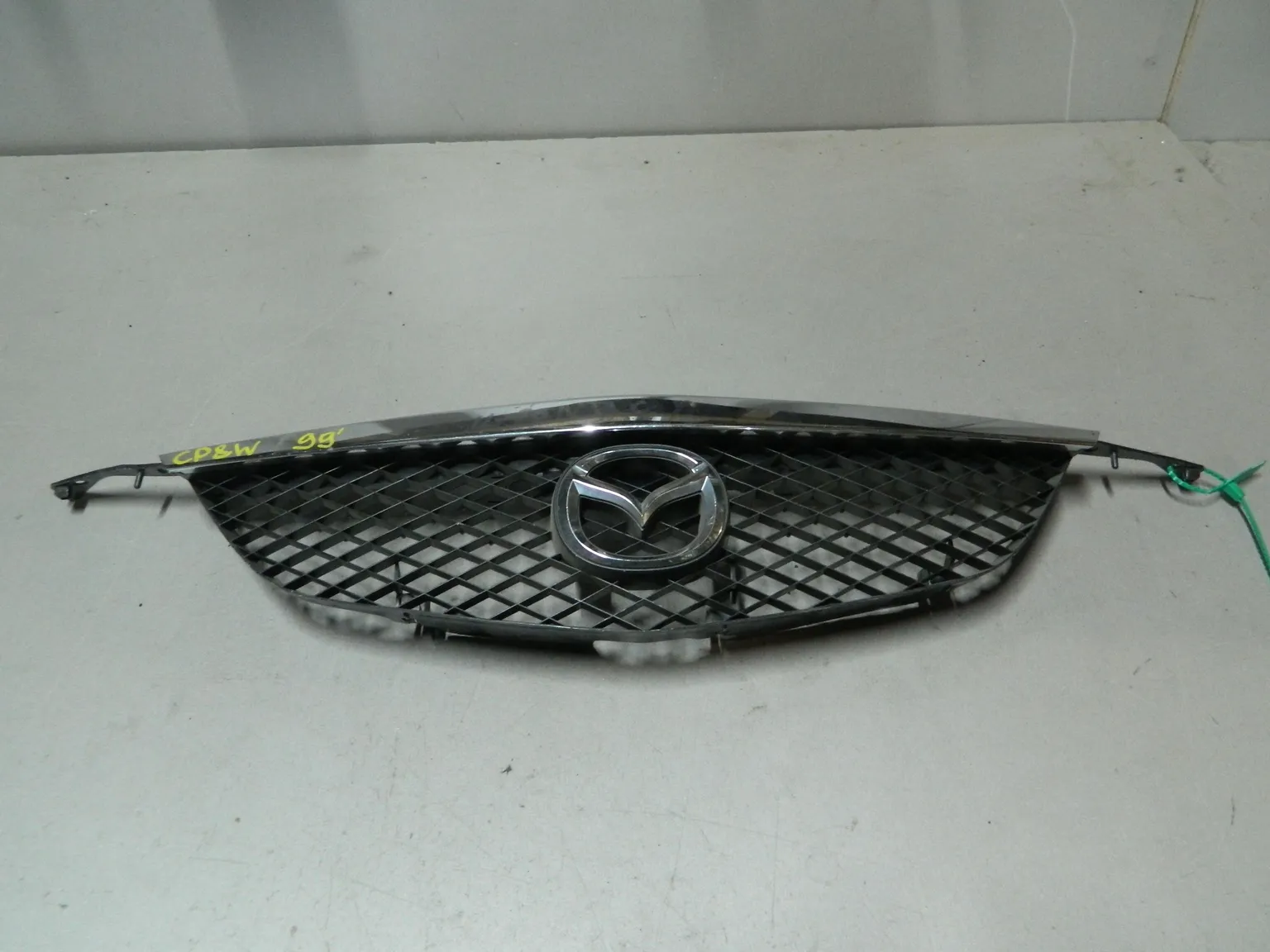 Решетка радиатора MAZDA PREMACY CP8W (Контрактный) 81540895