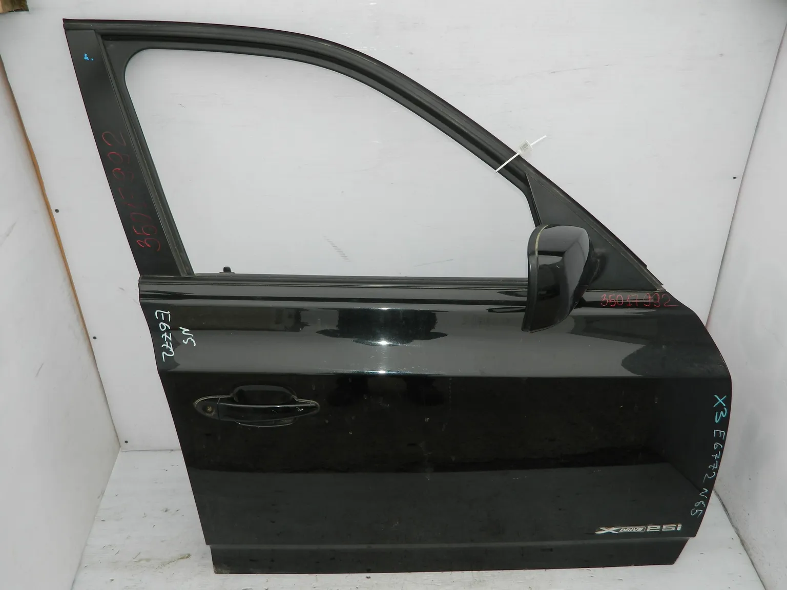 Дверь BMW X3 E83 Перед Прав (Контрактный)