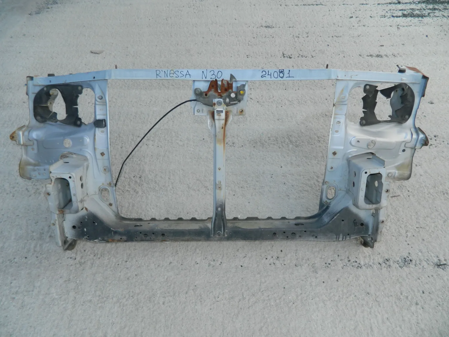 Рамка радиатора NISSAN RNESSA N30 (Контрактный) 40951764