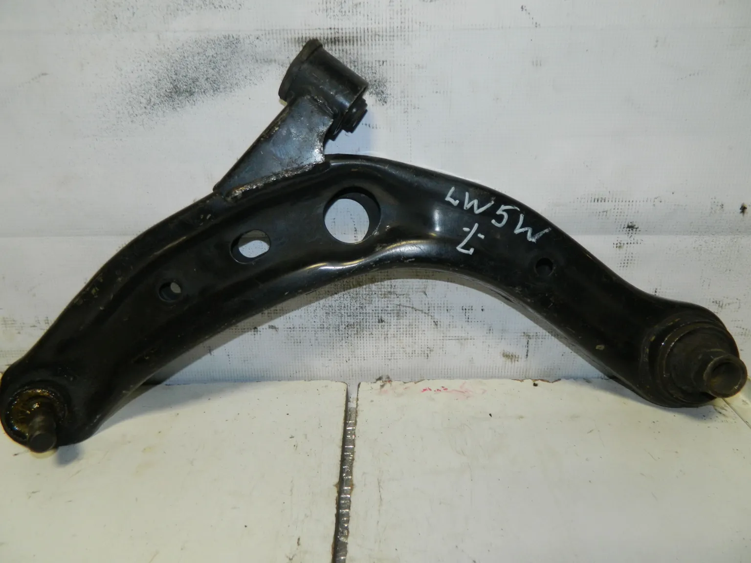 Рычаг подвески MAZDA MPV LW5W Перед Лев (Контрактный) 45993597