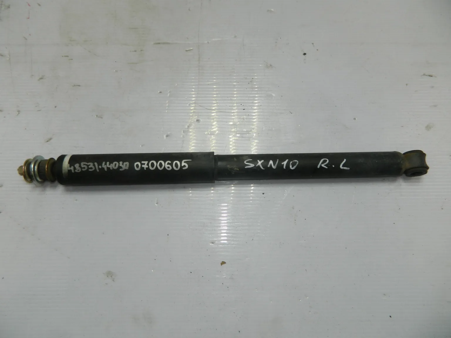 Амортизатор TOYOTA NADIA SXN10 3SFE Зад (Контрактный) 4853144030