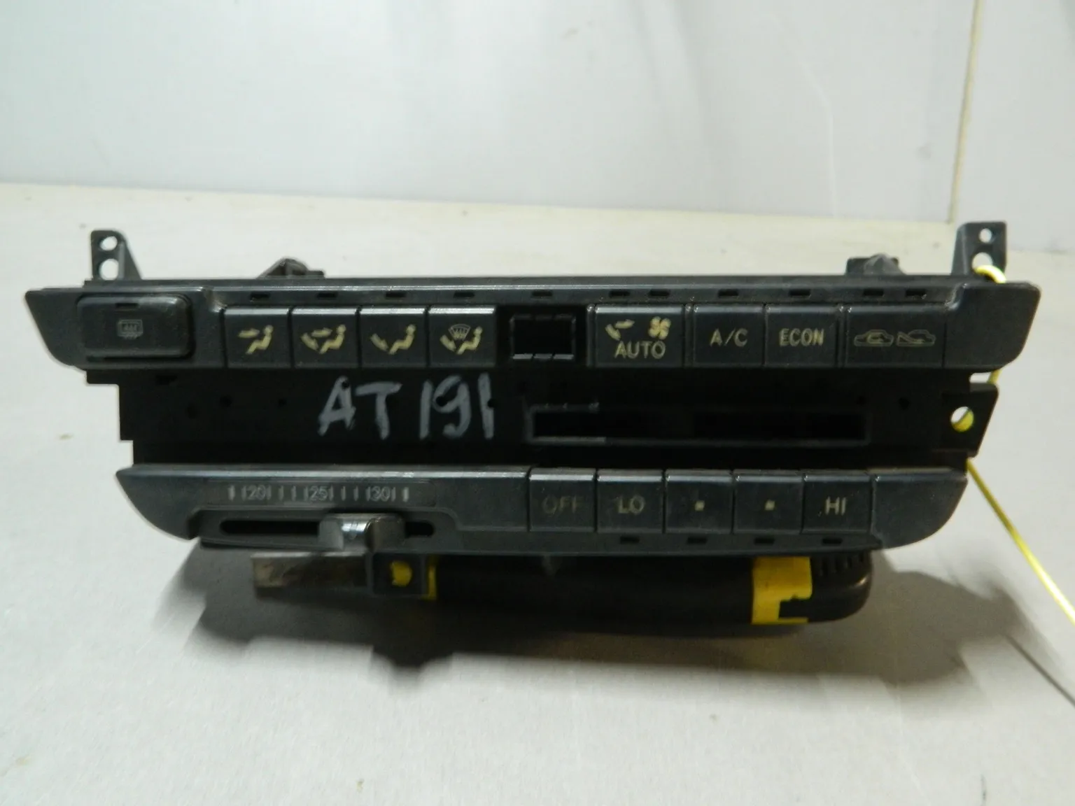 Блок управления климат-контролем TOYOTA CARINA AT191 (Контрактный) 40951618 886502B380