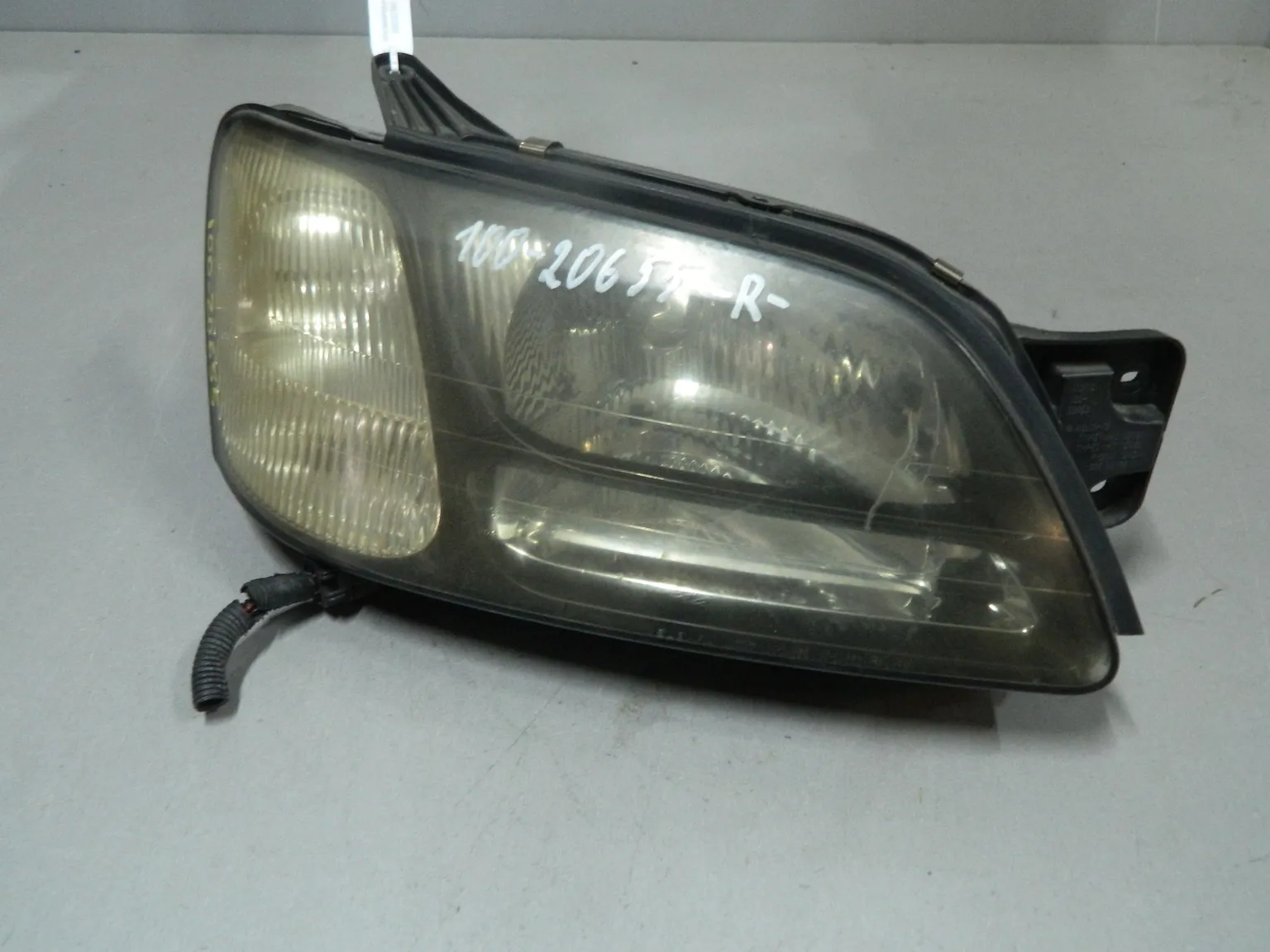 Фара SUBARU LEGACY BH5 Перед Прав (Контрактный) 68000380