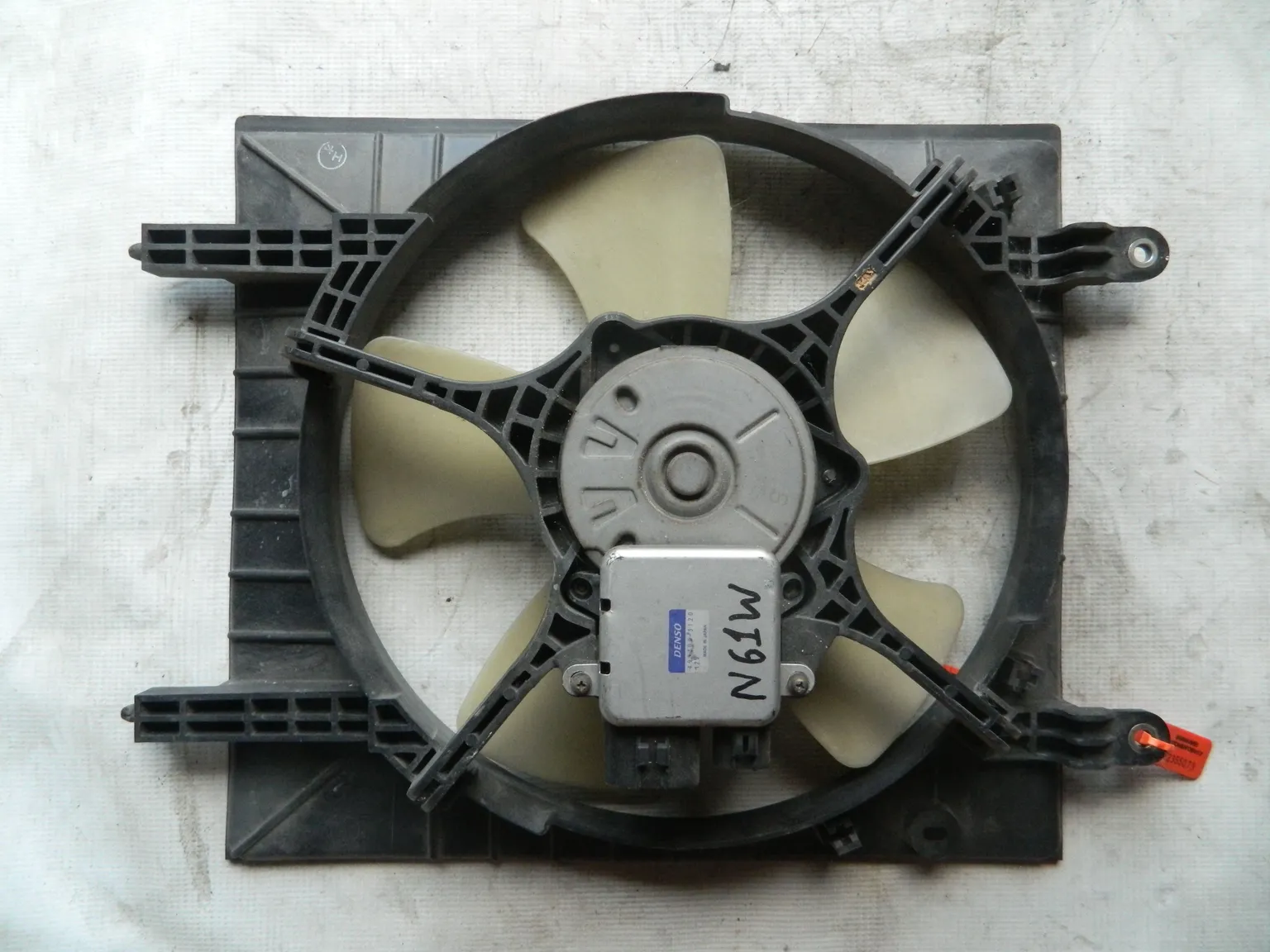 Диффузор радиатора MITSUBISHI PAJERO iO H76W (Контрактный) 72355073