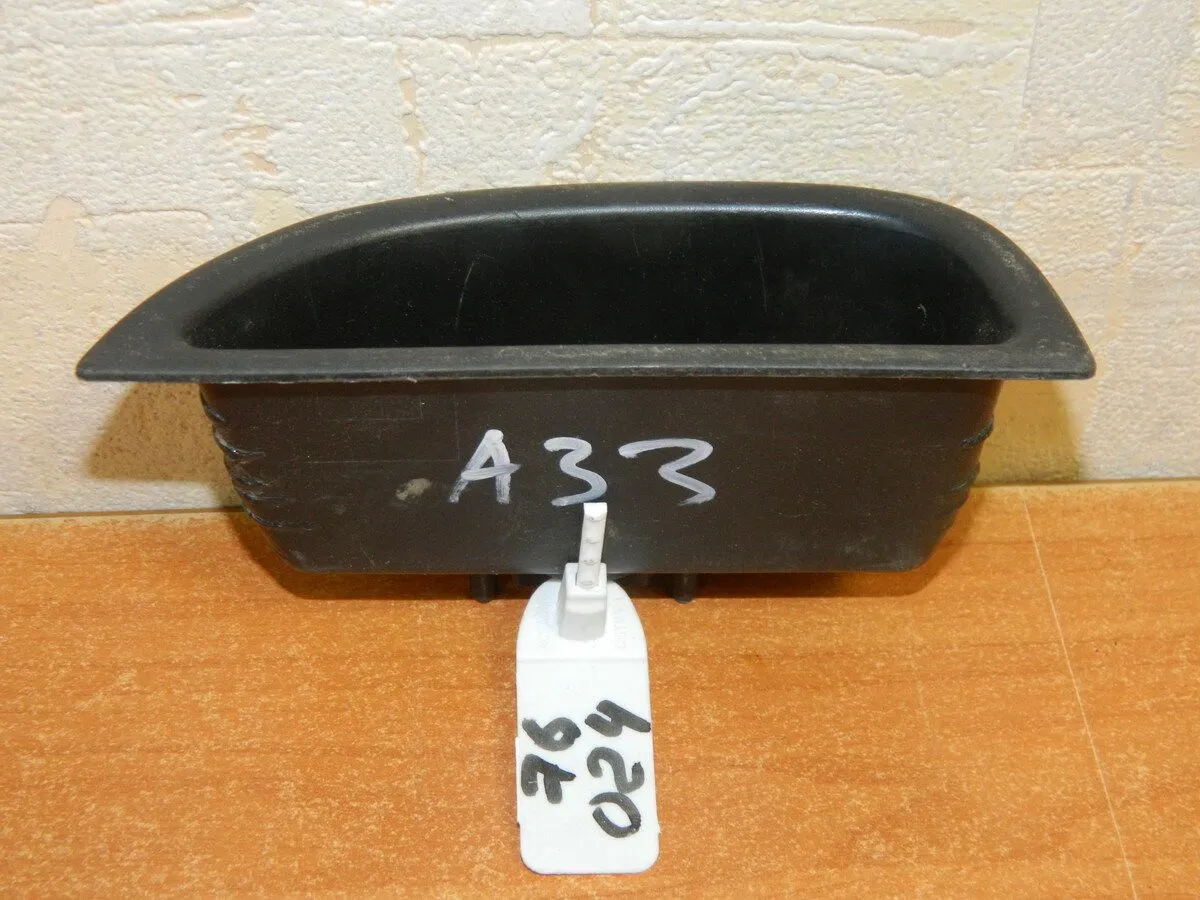 Накладка обшивки двери NISSAN CEFIRO A33 Перед Прав (Б/У) 76024