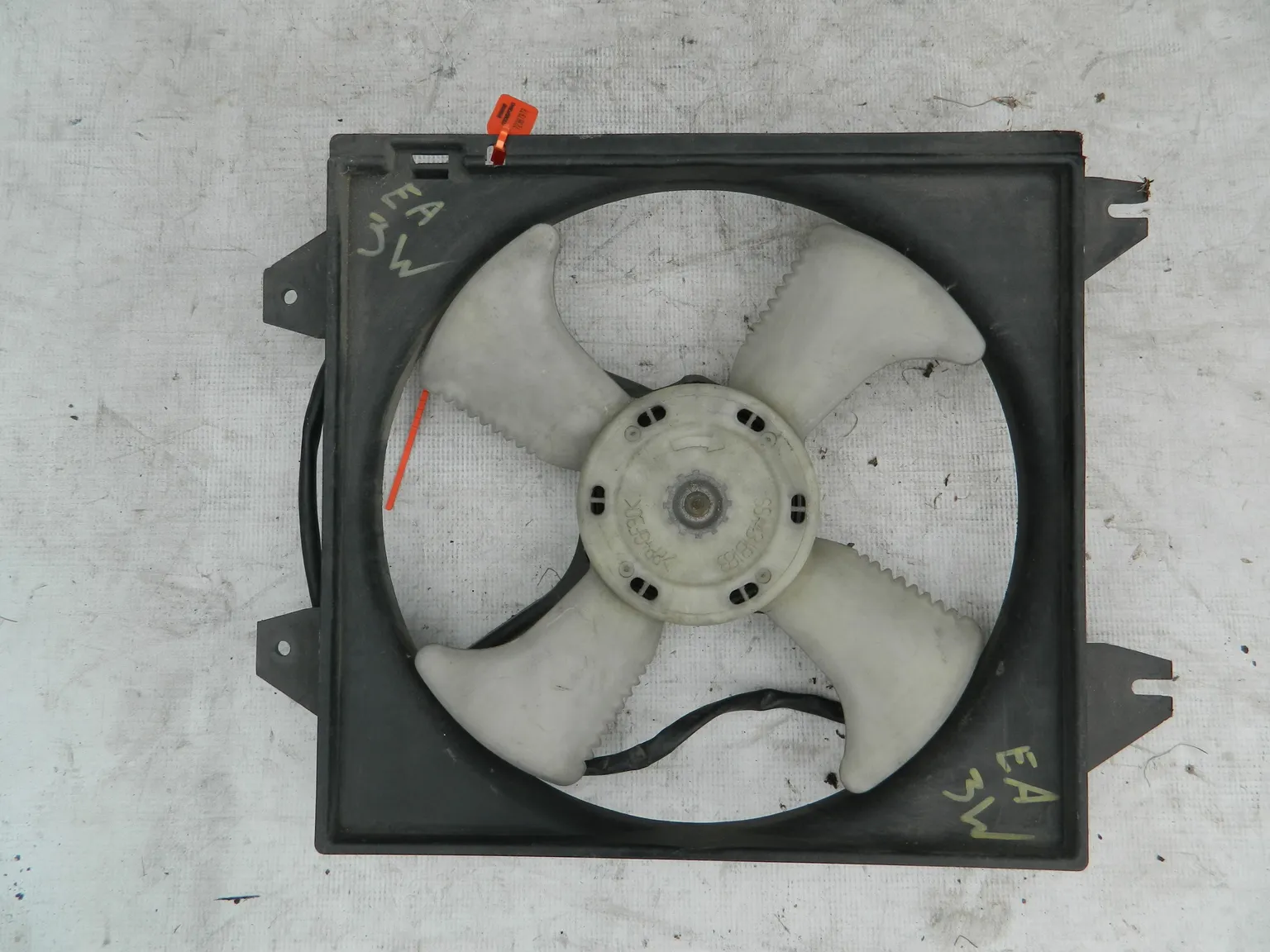 Диффузор радиатора MITSUBISHI GALANT EA3W (Контрактный) 72367979