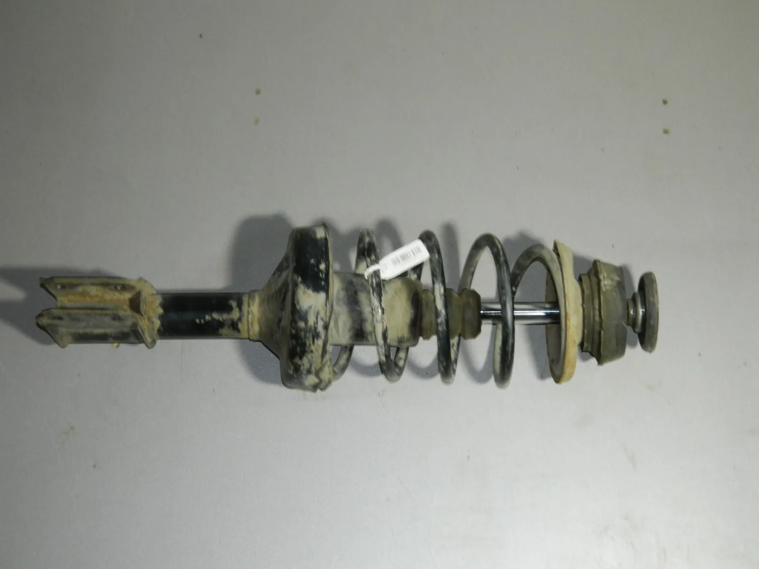 Стойка подвески Renault Clio II K4J 711 Перед (Б/У)