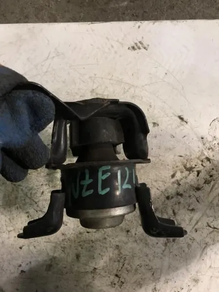 Подушка двигателя TOYOTA FIELDER NZE121 1NZFE (Контрактный) 1230521130