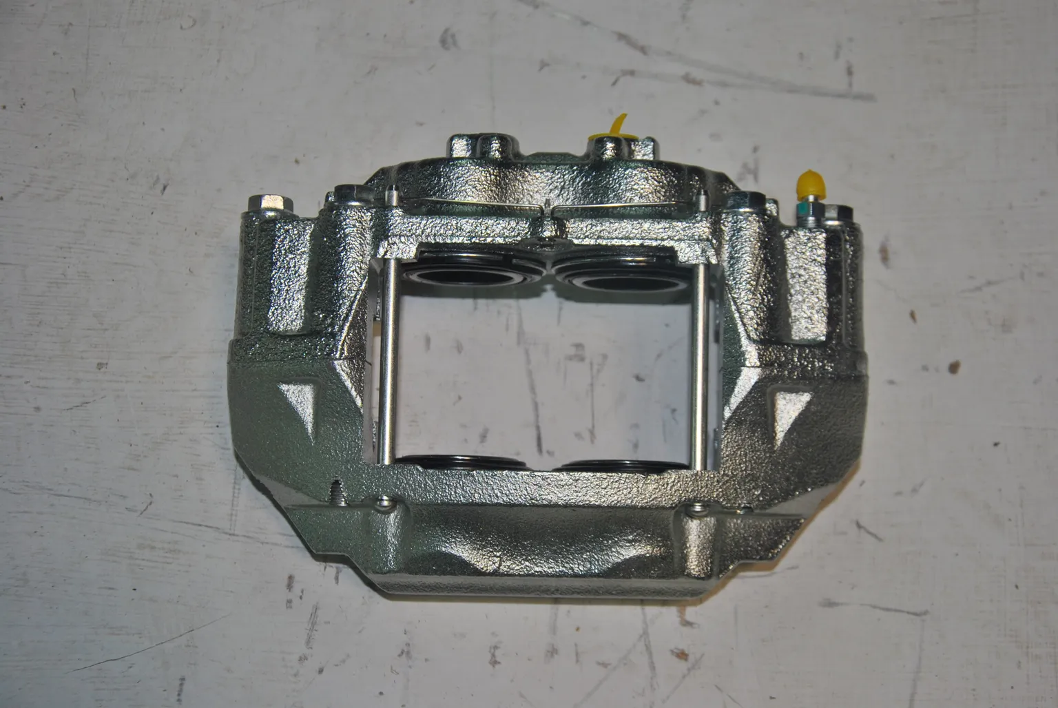 Суппорт тормозной GENERAL PARTS 4773060060 TOYOTA LAND CRUISER HDJ81, HZJ80 Перед Прав