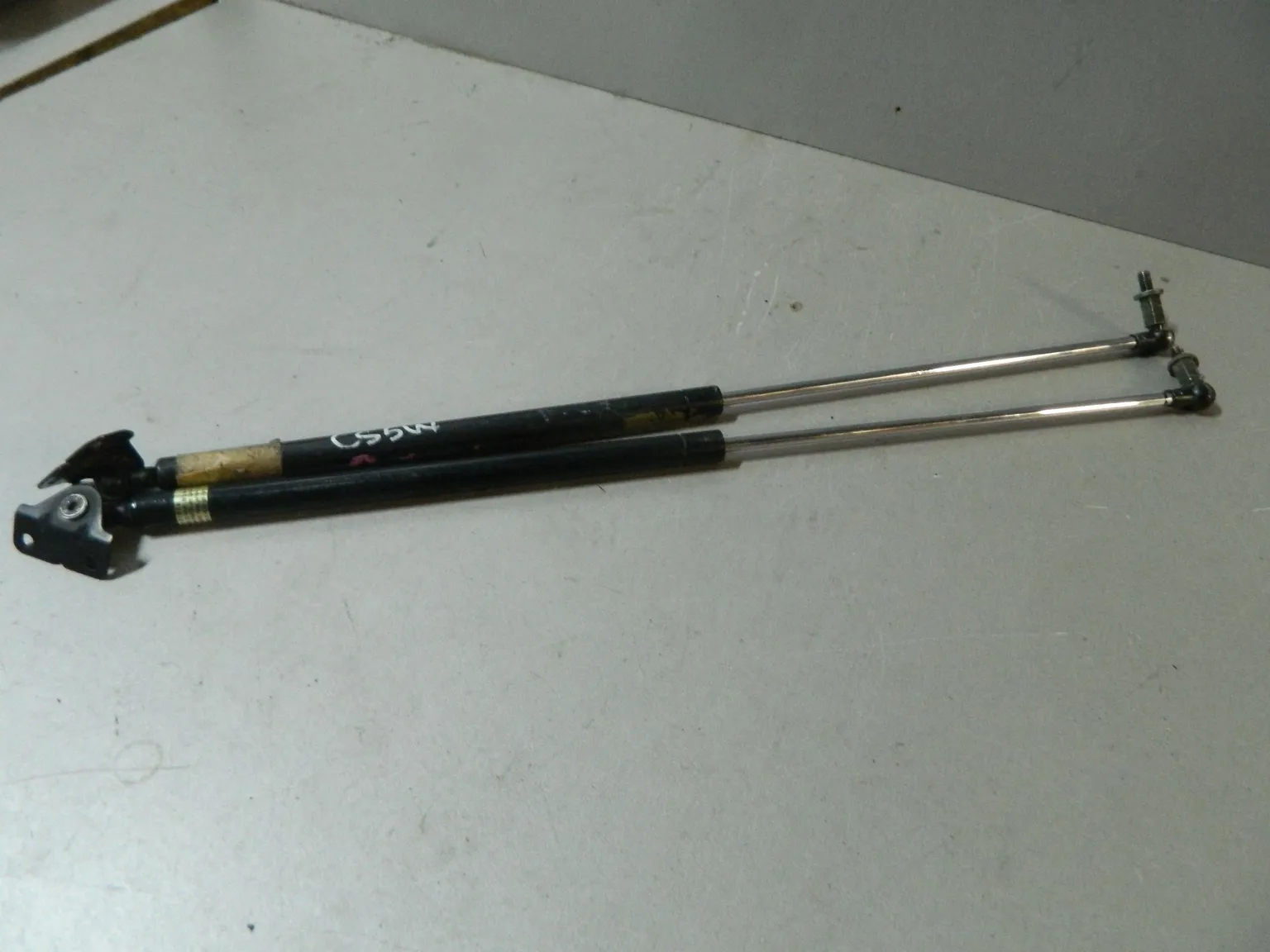 Амортизатор багажника MITSUBISHI LANCER CEDIA CS5W (Контрактный) 81528866