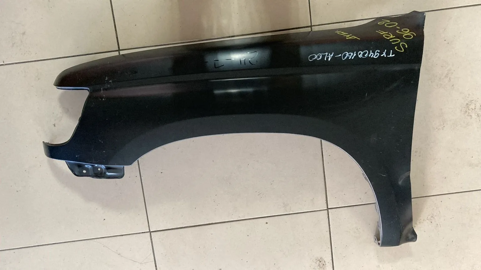 Крыло AP TY9400160AL00 Лев Перед TOYOTA HILUX SURF / 4RUNNER 1996-2000