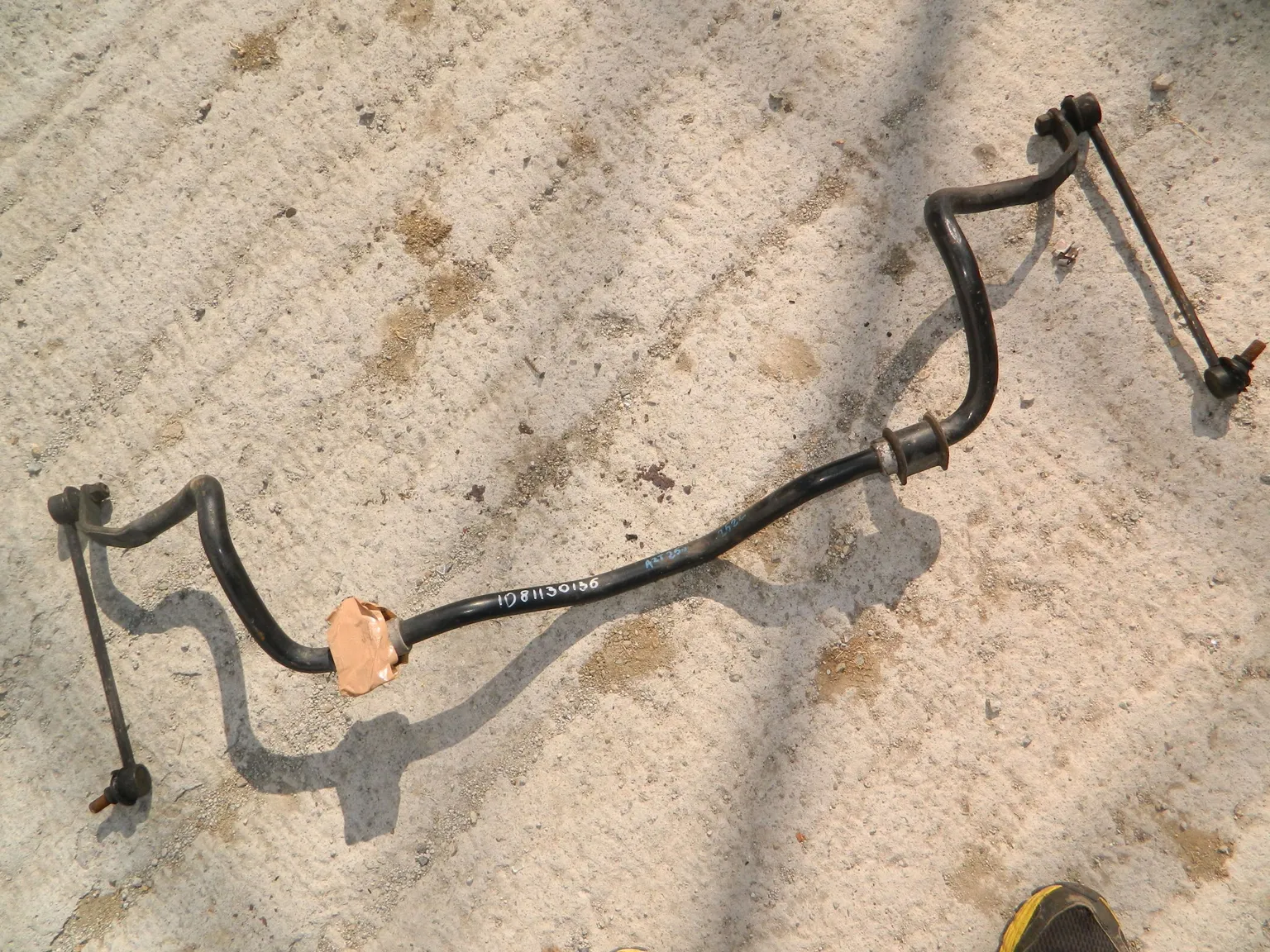 Стабилизатор TOYOTA AVENSIS AZT250 Перед (Контрактный) 1081130136