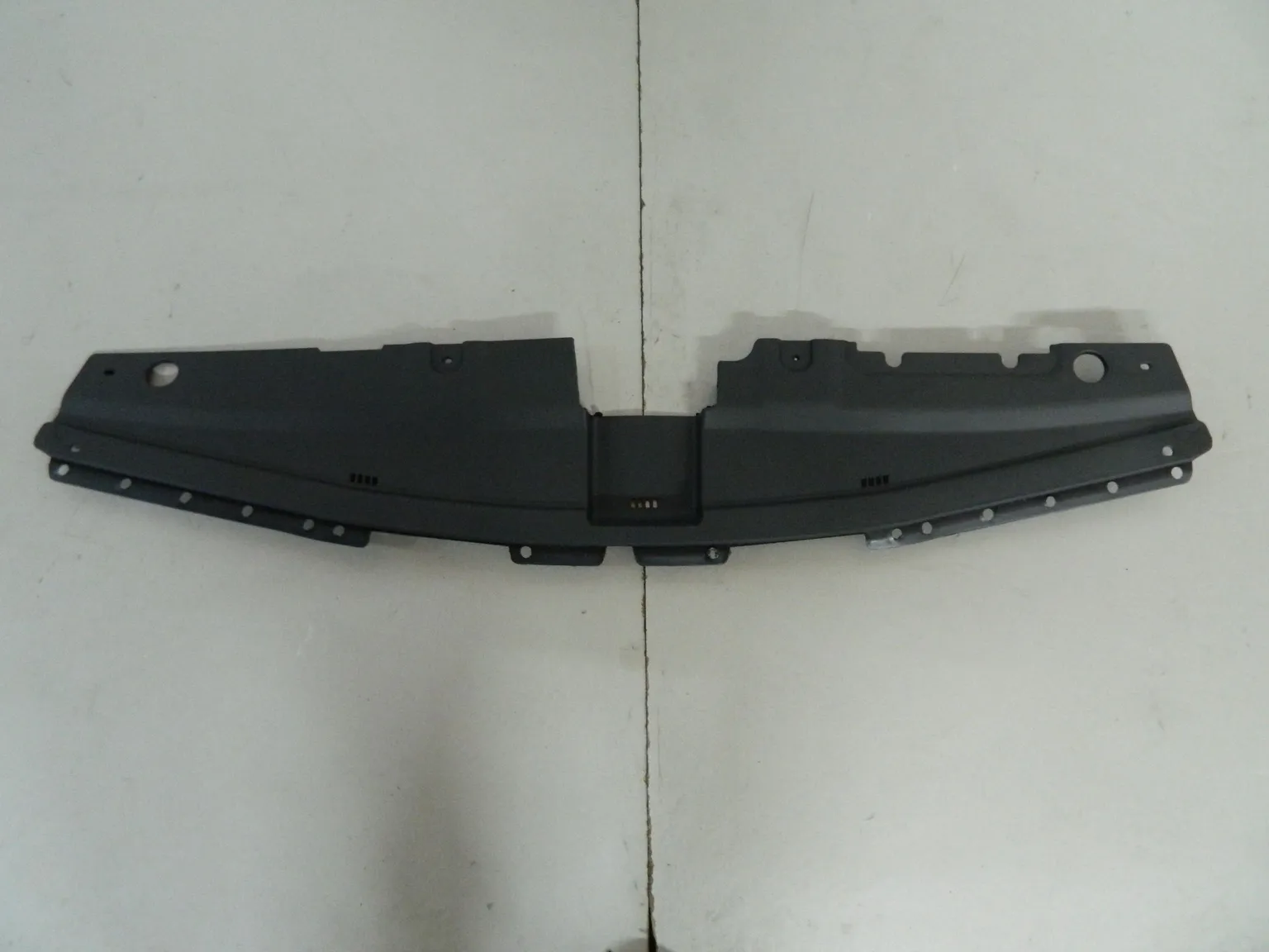 Накладка радиатора JORDEN JH02ACT15059 HYUNDAI SOLARIS / ACCENT 14-17 863624L500