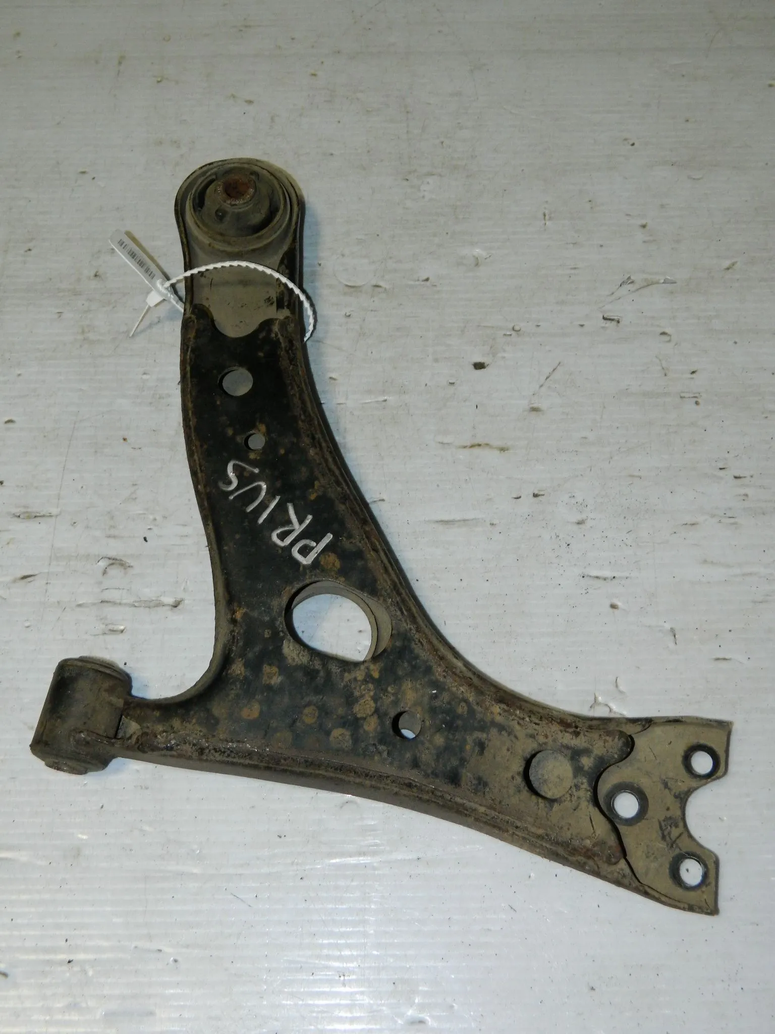 Рычаг подвески TOYOTA PRIUS NHW10 Перед Прав (Контрактный) 45992577