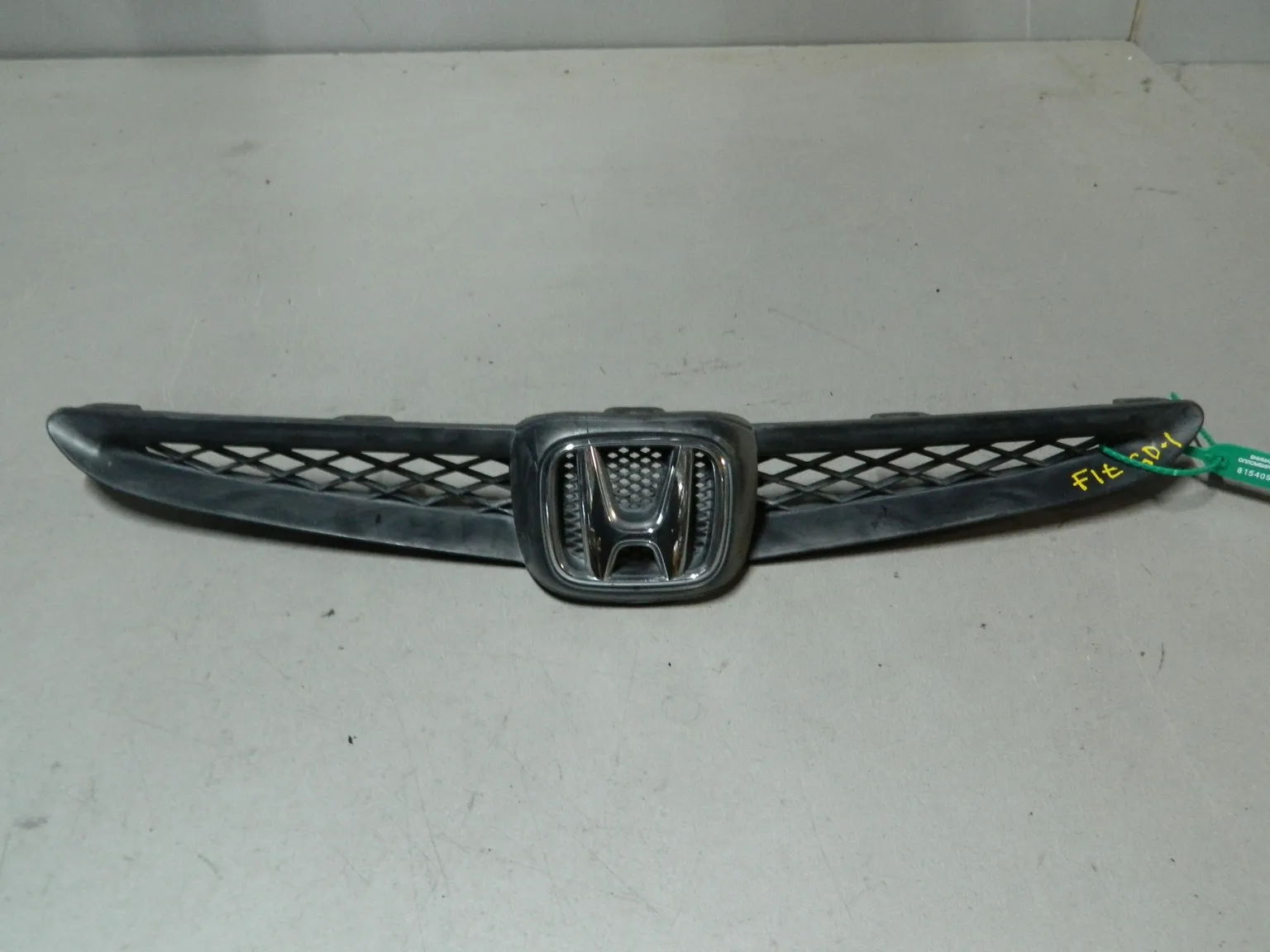Решетка радиатора HONDA FIT GD1 (Контрактный) 81540939