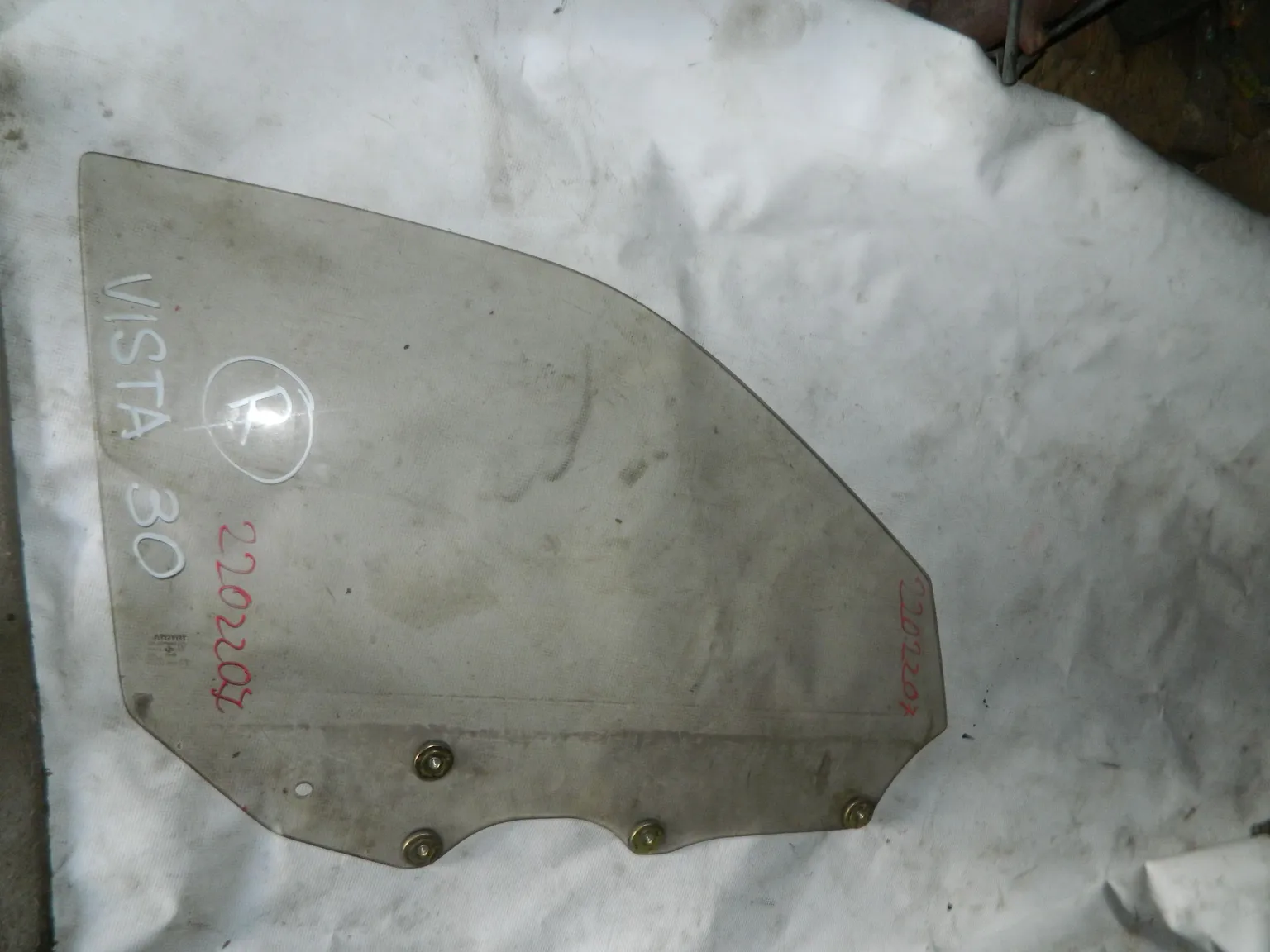 Стекло двери TOYOTA VISTA Перед. Прав (Контрактный) 2202207