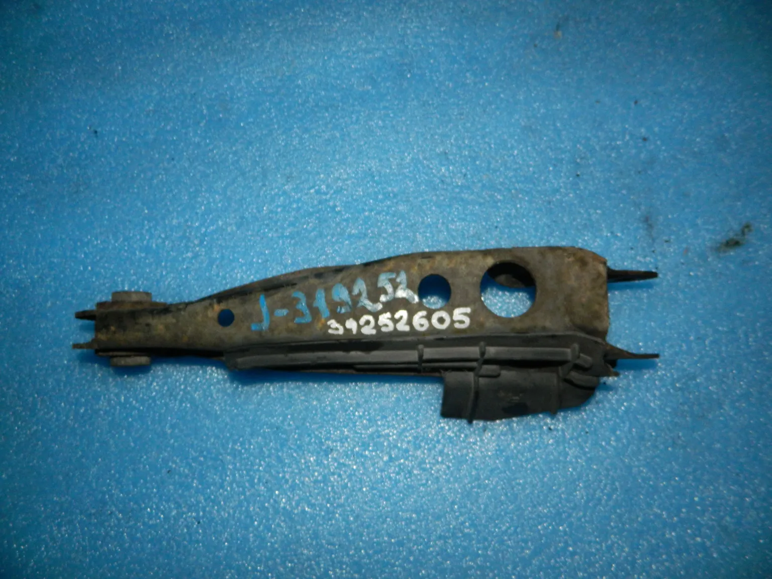 Рычаг подвески NISSAN TEANA J31 Зад Прав (Контрактный) 39252605