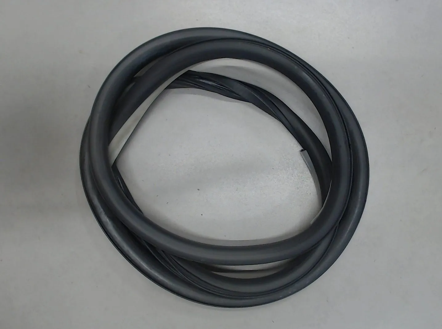 Уплотнитель VAG 4F5833721F AUDI A6