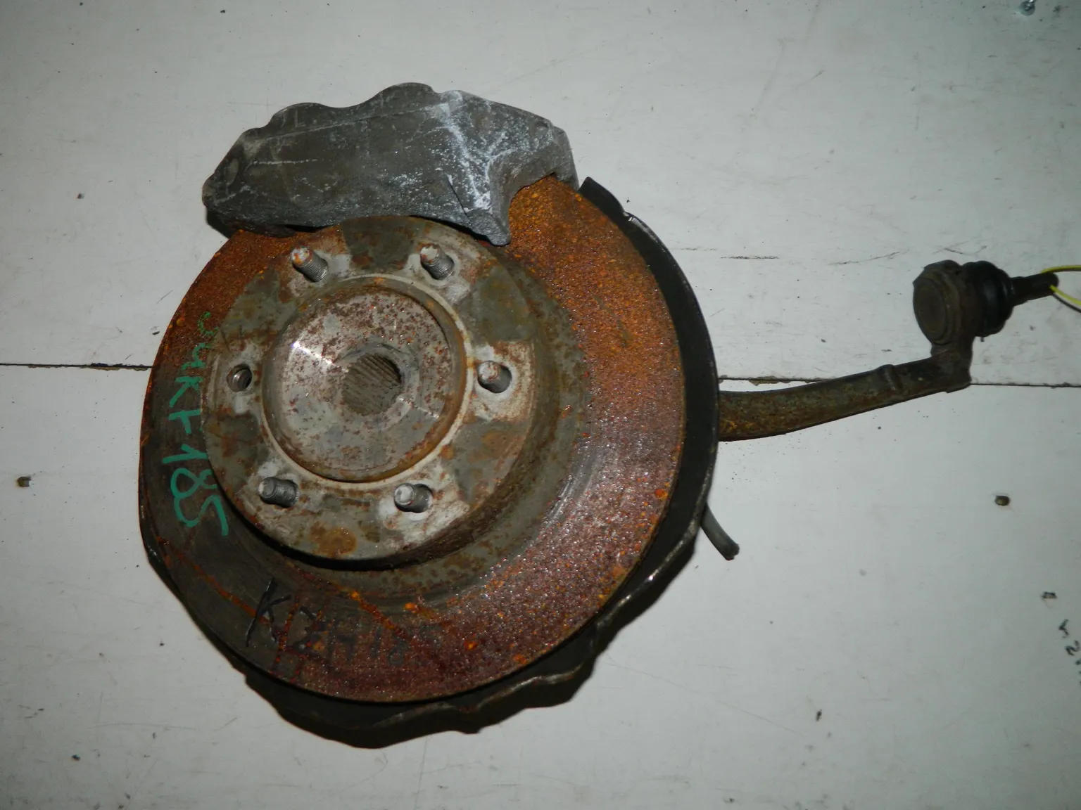 Ступица TOYOTA HILUX SURF KZN185 Перед Лев (Контрактный) 40951026