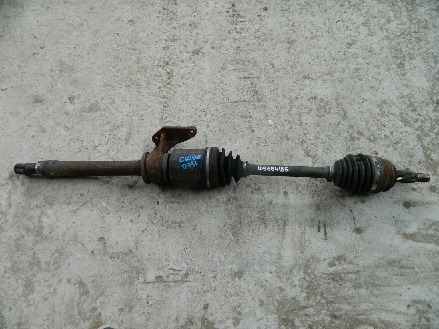 Привод MITSUBISHI OUTLANDER CW5W Перед Прав (Контрактный) 109664156