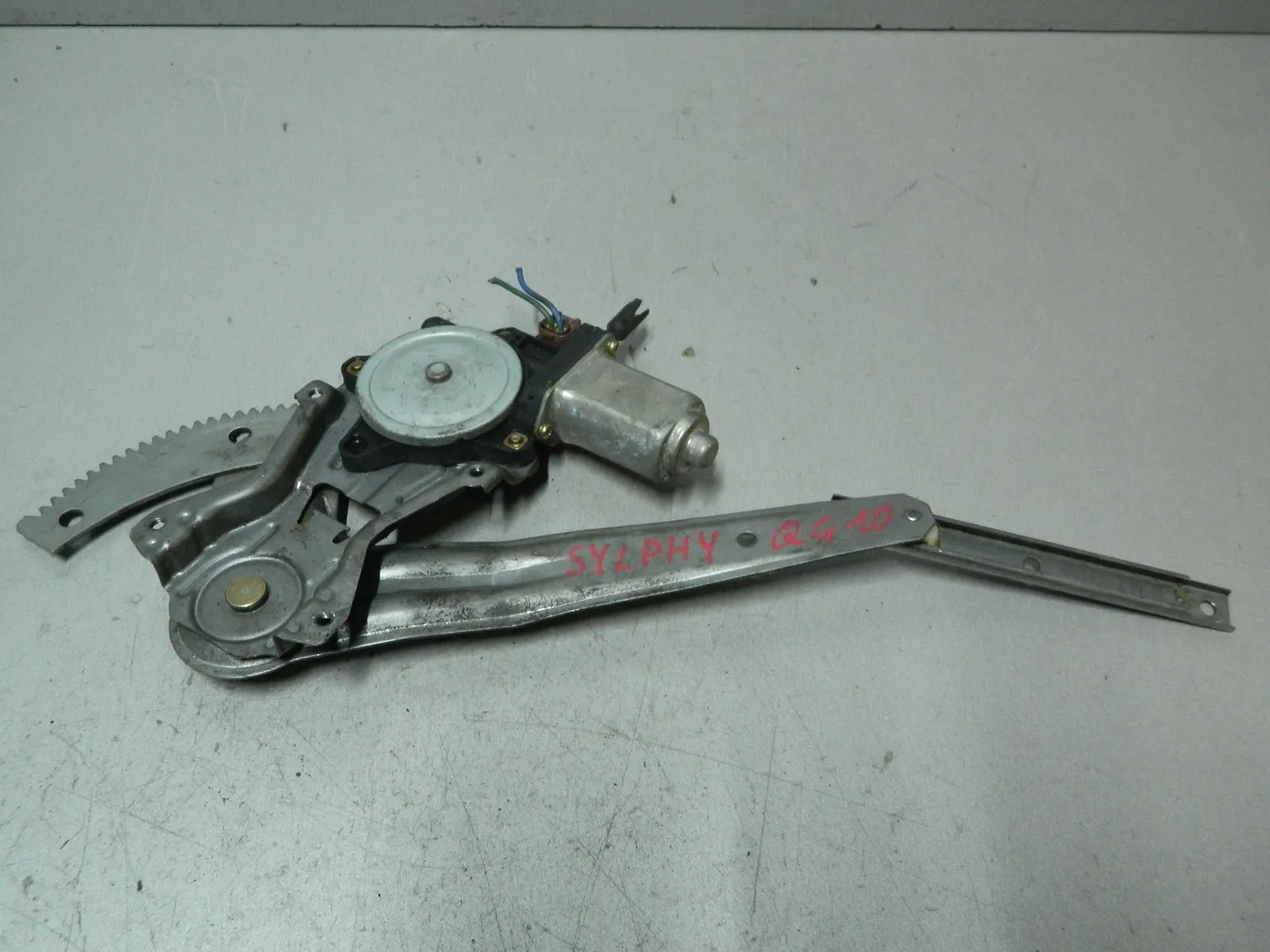 Стеклоподъемник NISSAN BLUEBIRD SYLPHY QG10 Зад Лев (Контрактный) 79591762