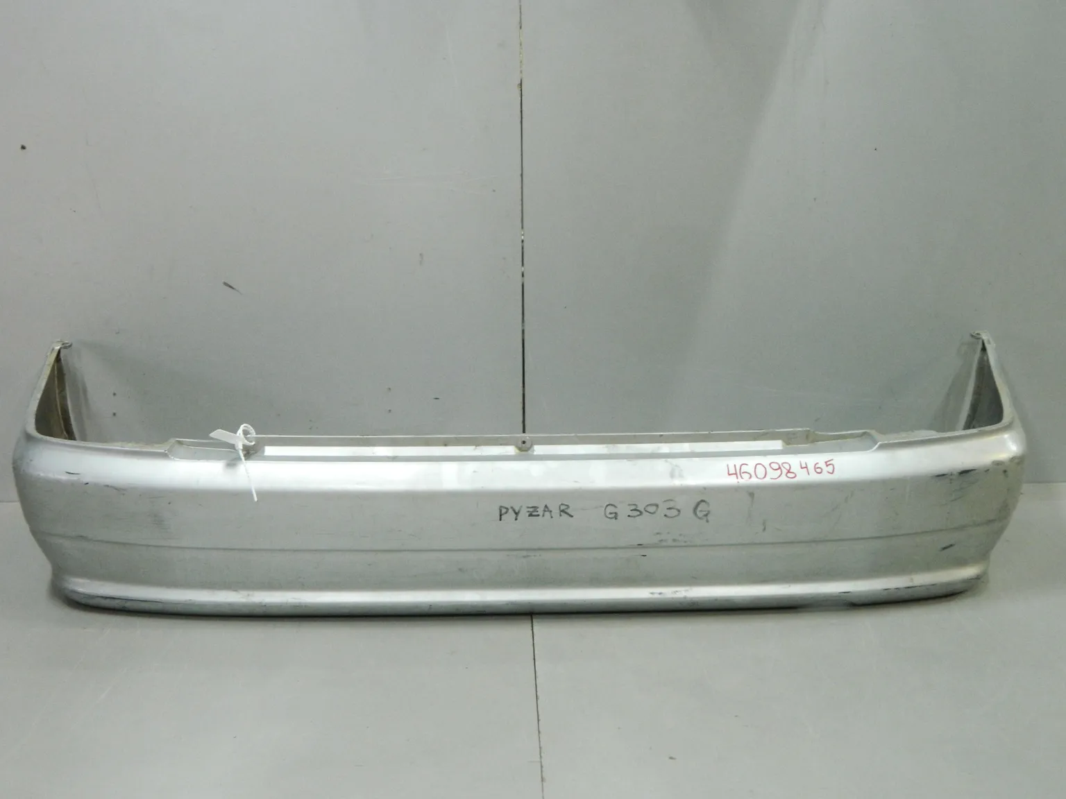 Бампер задний DAIHATSU PYZAR G303G (Контрактный) 46098465