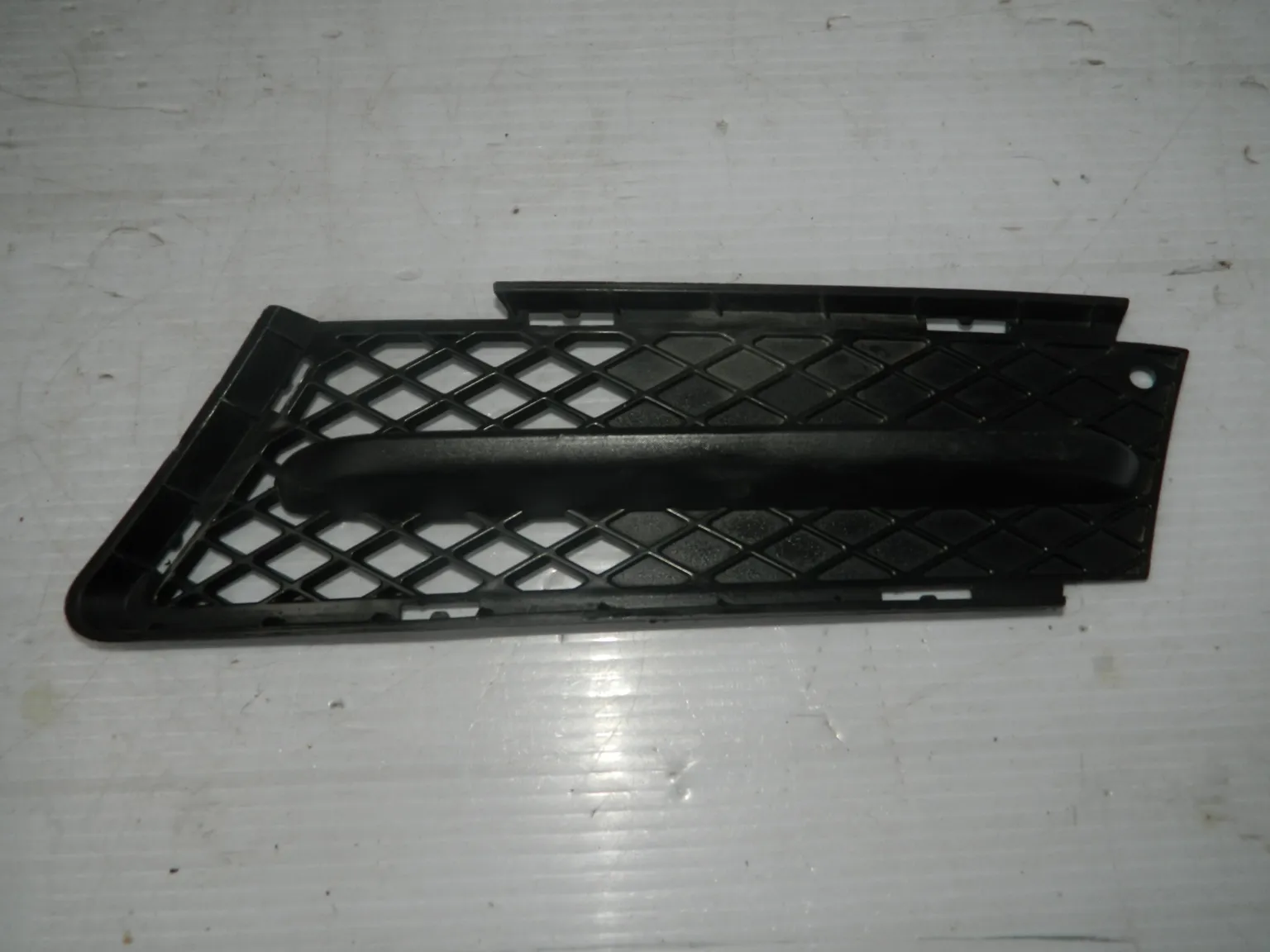 Решетка бампера BMW 3-SERIES E90 Перед Лев (Б/У)