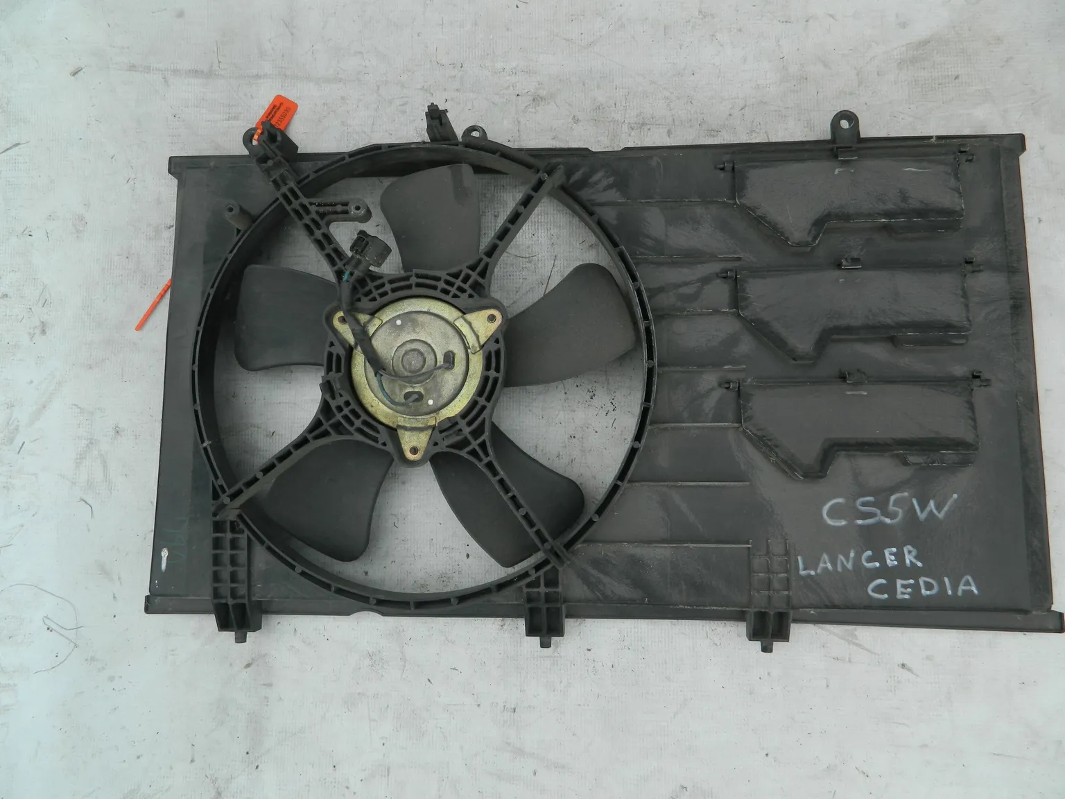 Диффузор радиатора MITSUBISHI LANCER CEDIA CS5W (Контрактный) 72355030