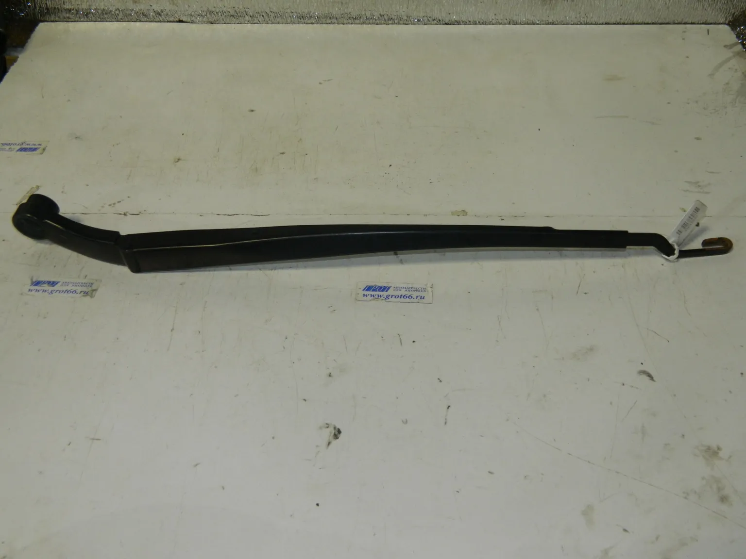 Поводок стеклоочистителя HYUNDAI EQUUS VI 6GDA 2013-2015 Перед Прав (Б/У) 35017837