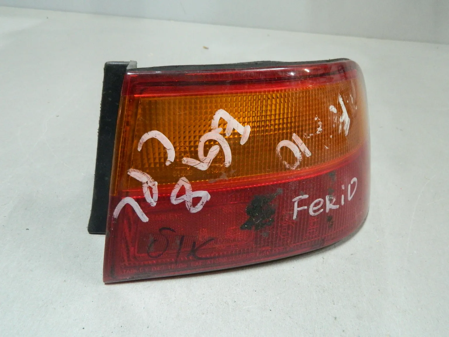 Фонарь HONDA CIVIC FERIO EG8 Зад Прав (Контрактный) 68000889