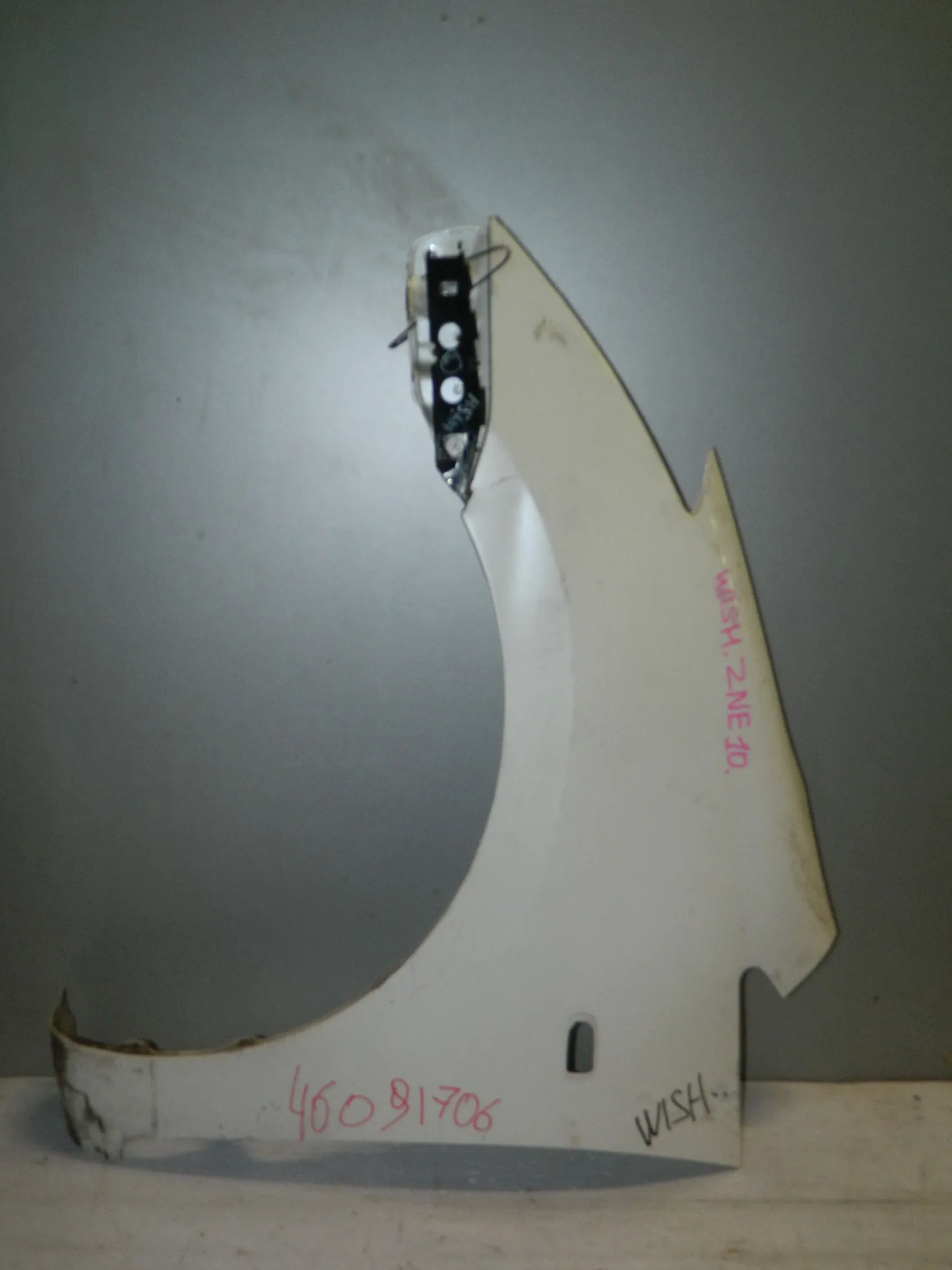 Крыло TOYOTA WISH ZNE10 Перед Лев (Контрактный) 46091706