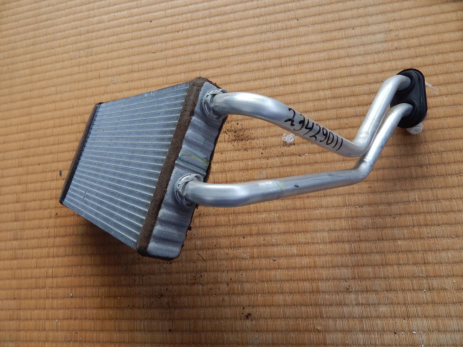 Радиатор печка салона Suzuki Escudo TDA4W (контрактный) 23429011