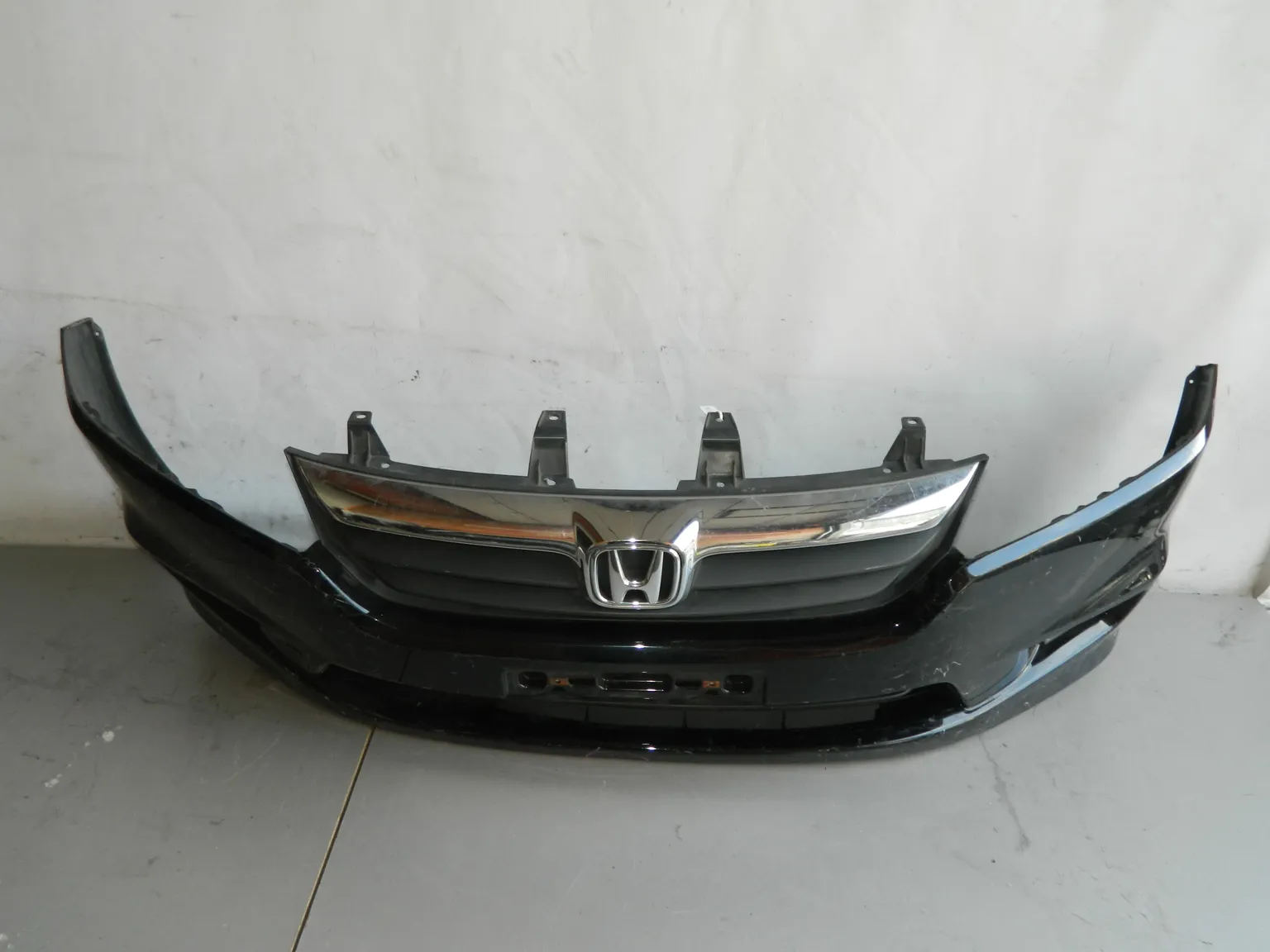 Бампер передний HONDA STREAM RN6 (Контрактный)
