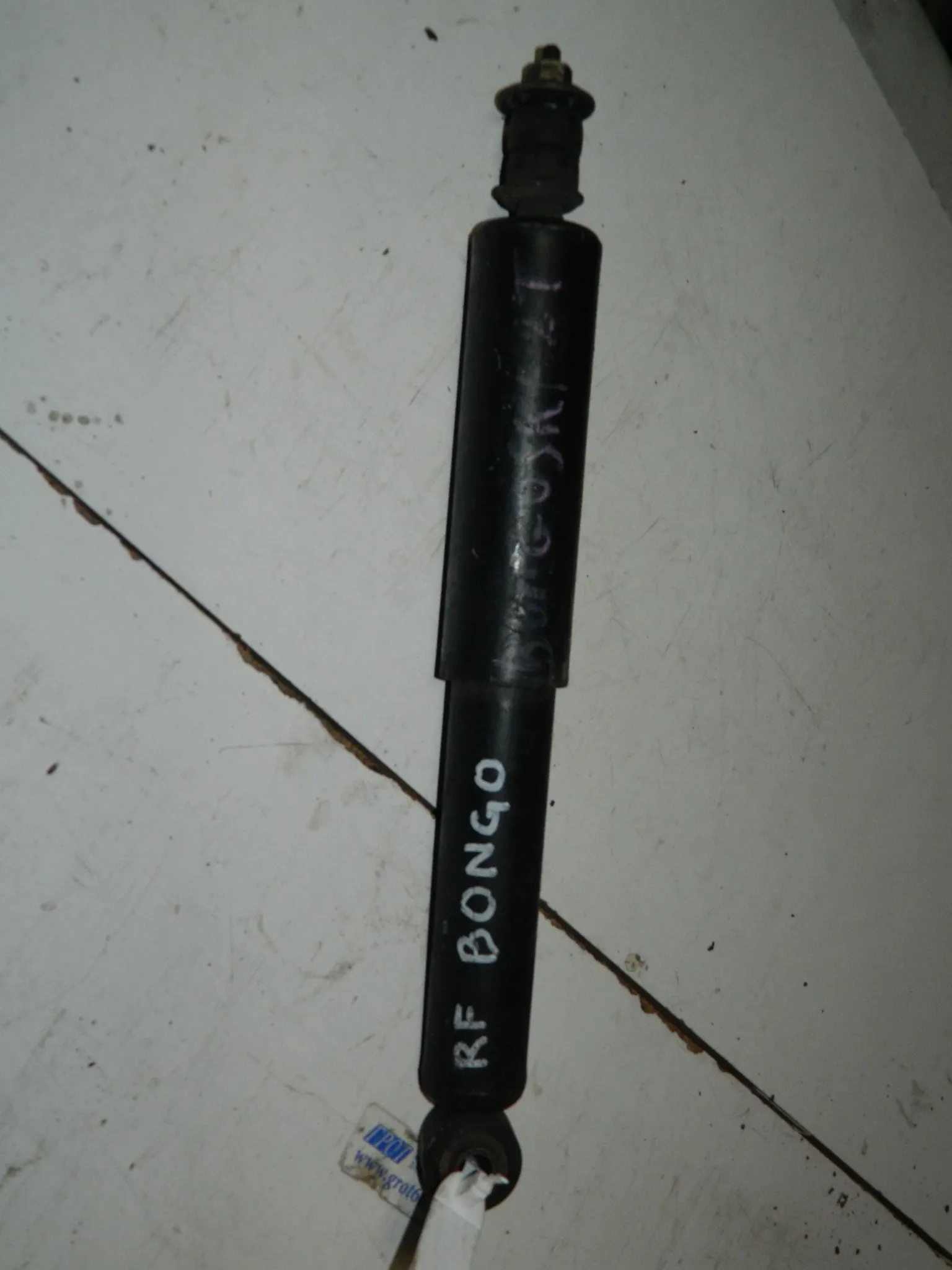 Амортизатор MAZDA BONGO SK22L Перед (Контрактный) 35023788