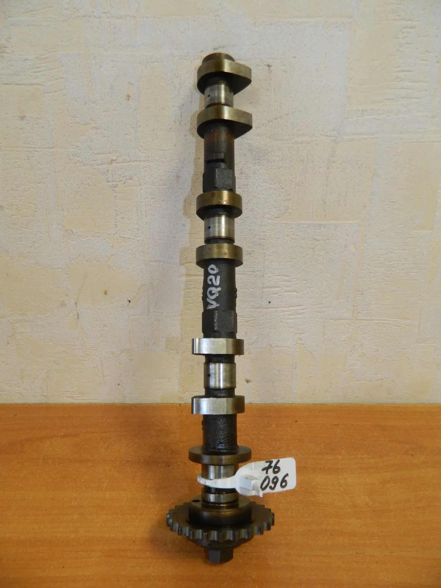 Распредвал NISSAN VQ20DE (Б/У) 76096