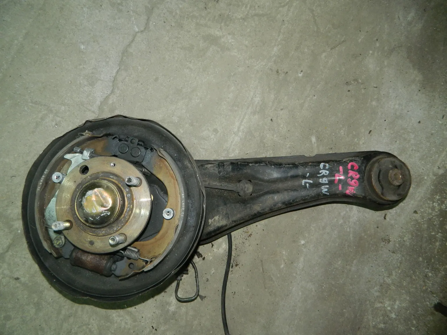 Ступица MITSUBISHI DION CR9W Зад Лев (Контрактный) 79591234