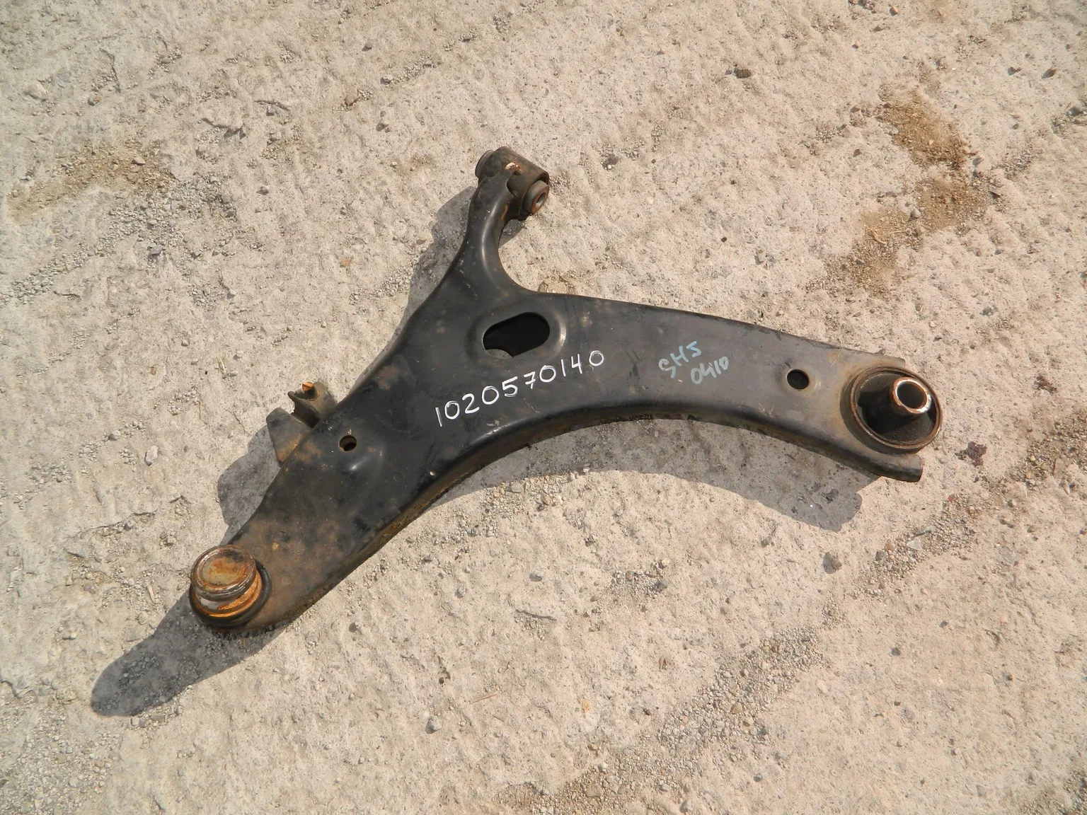 Рычаг подвески SUBARU FORESTER SHJ Перед Лев (Контрактный) 1020570140
