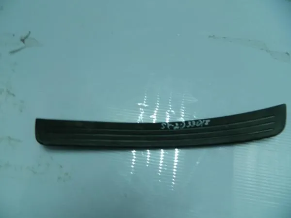 Накладка на порог Toyota Camry Gracia SXV20 (бу) 33018