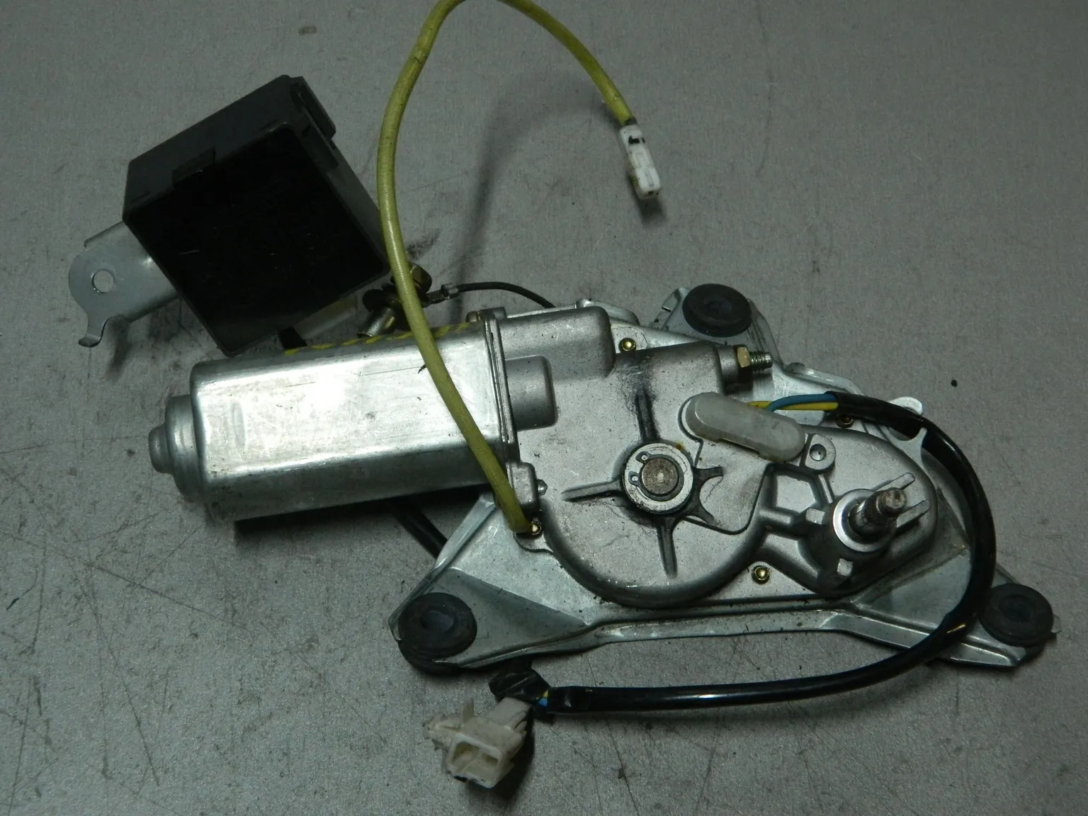 Мотор заднего дворника TOYOTA IPSUM SXM10 (Контрактный) 81528605