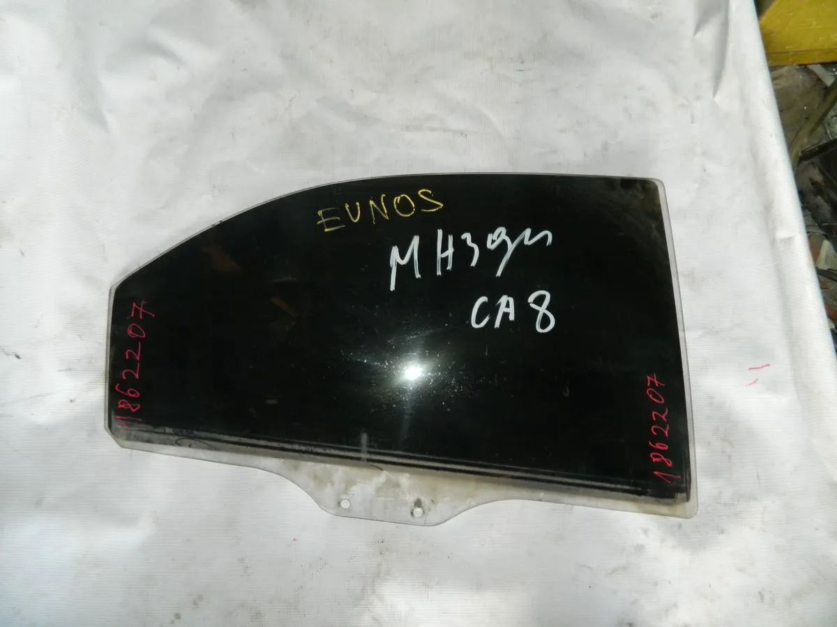 Стекло двери MAZDA EUNOS Задн. Прав (Контрактный) 1862207