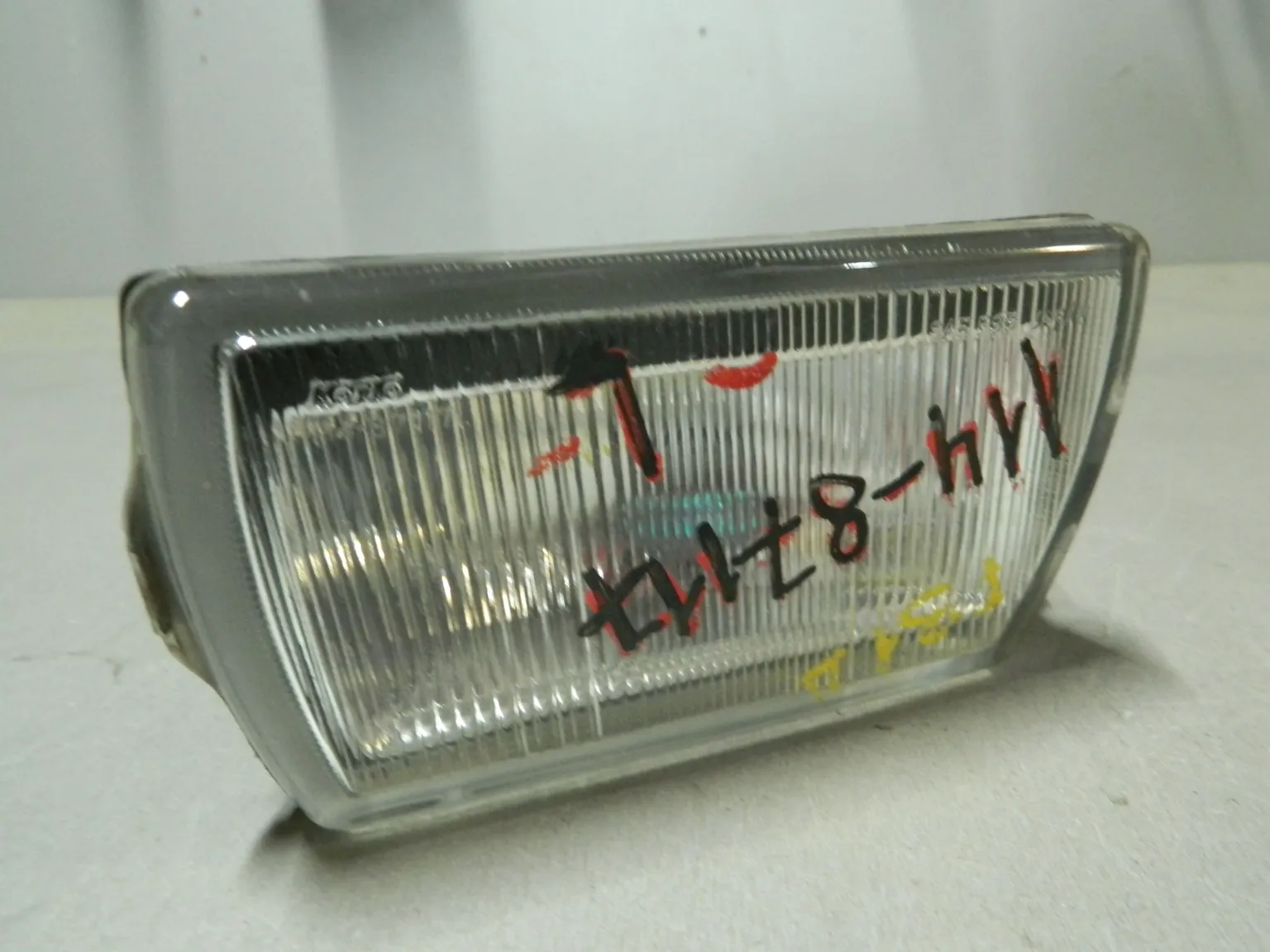 Фара противотуманная MITSUBISHI DIAMANTE F36A Перед Лев (Контрактный) 79768312