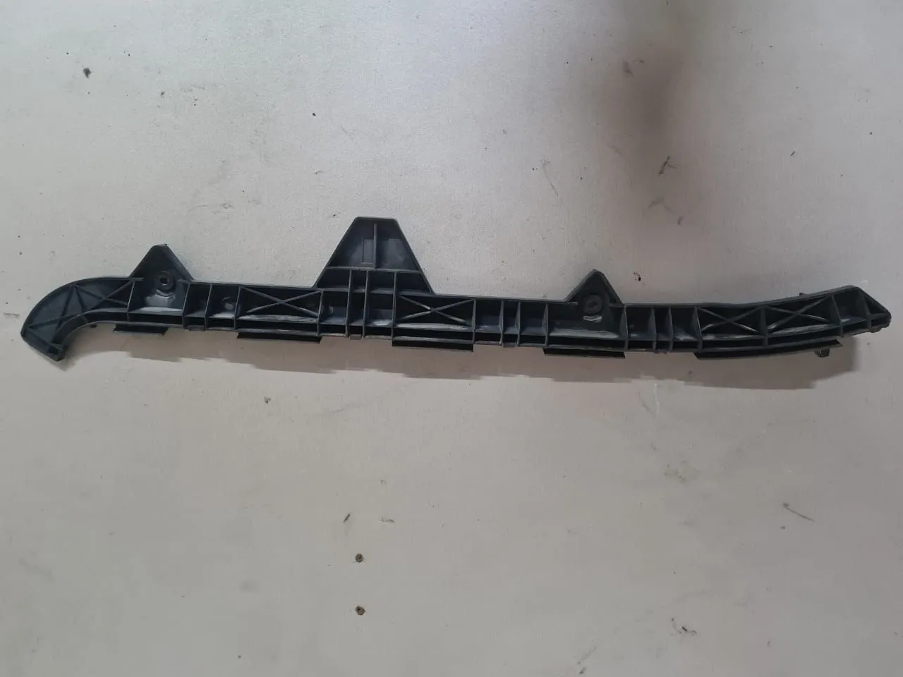 Крепление бампера TOYOTA AVENSIS AZT250 Зад Лев (контрактный) 3755000017