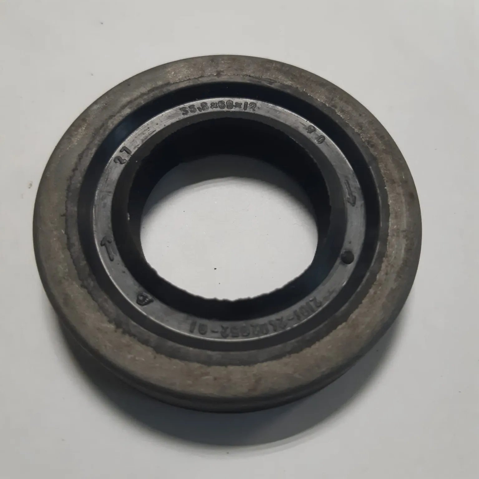 Сальник VAZ 2101240205201 ВАЗ NIVA -2121 35,8x68x12