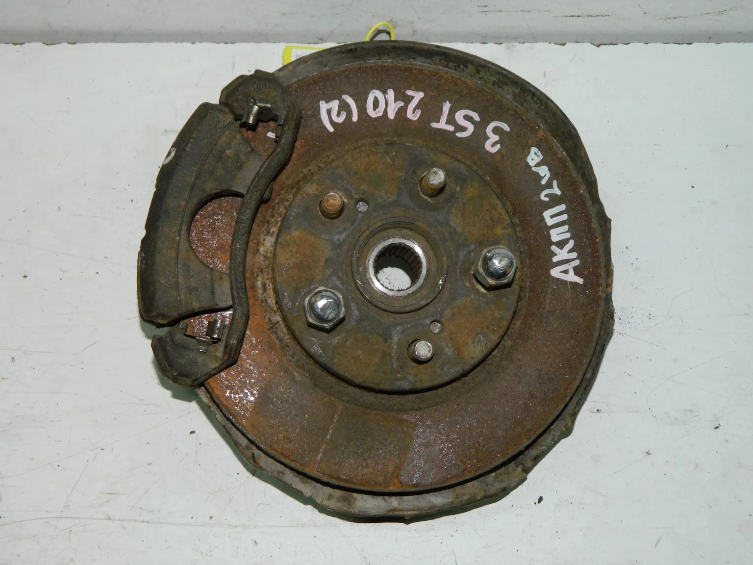 Ступица TOYOTA CALDINA ST210 Перед Лев (Контрактный) 40940675