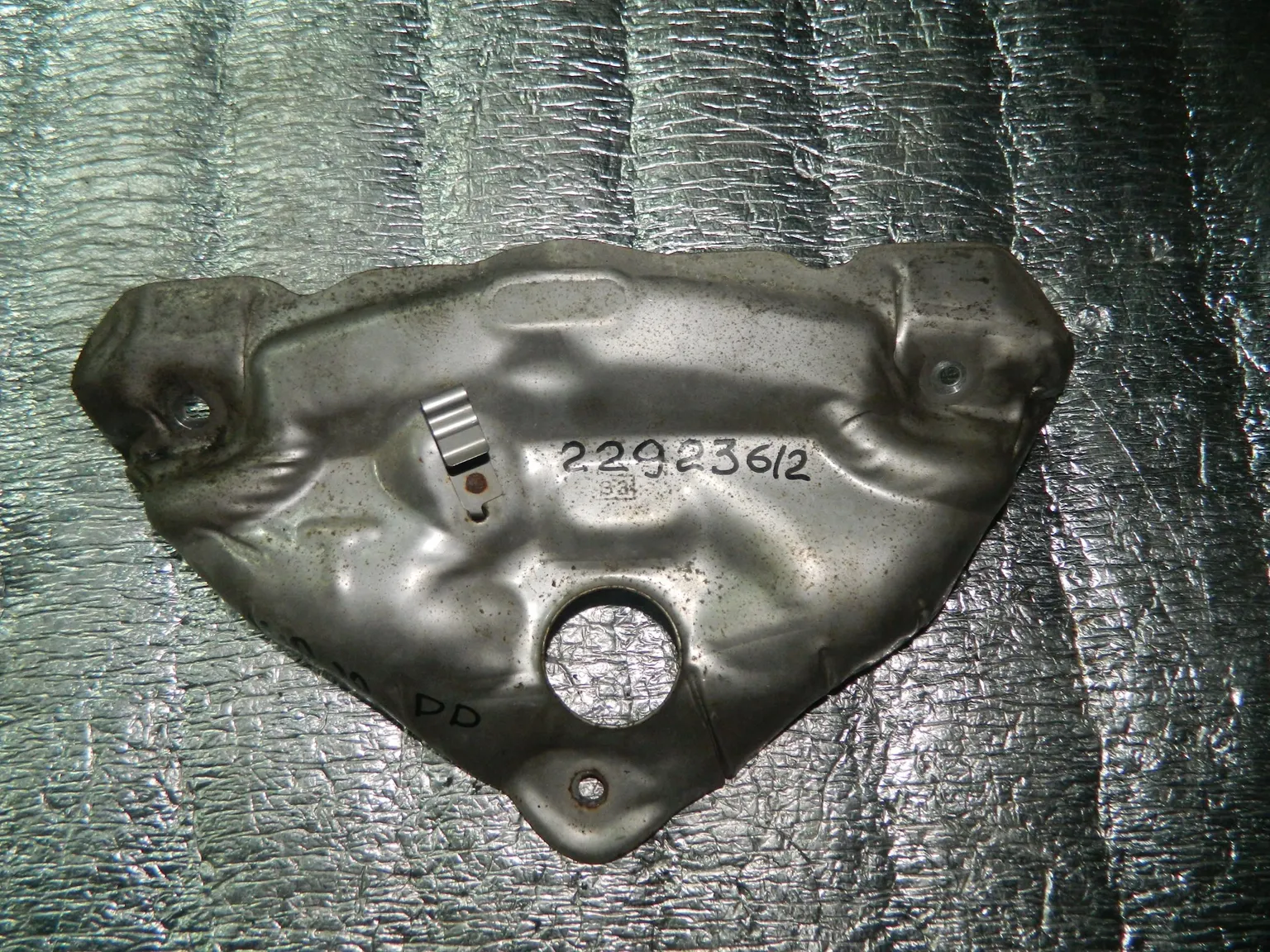 Защита выпускного коллектора NISSAN X-TRAIL NT32 MR20DD (Контрактный) 22923612