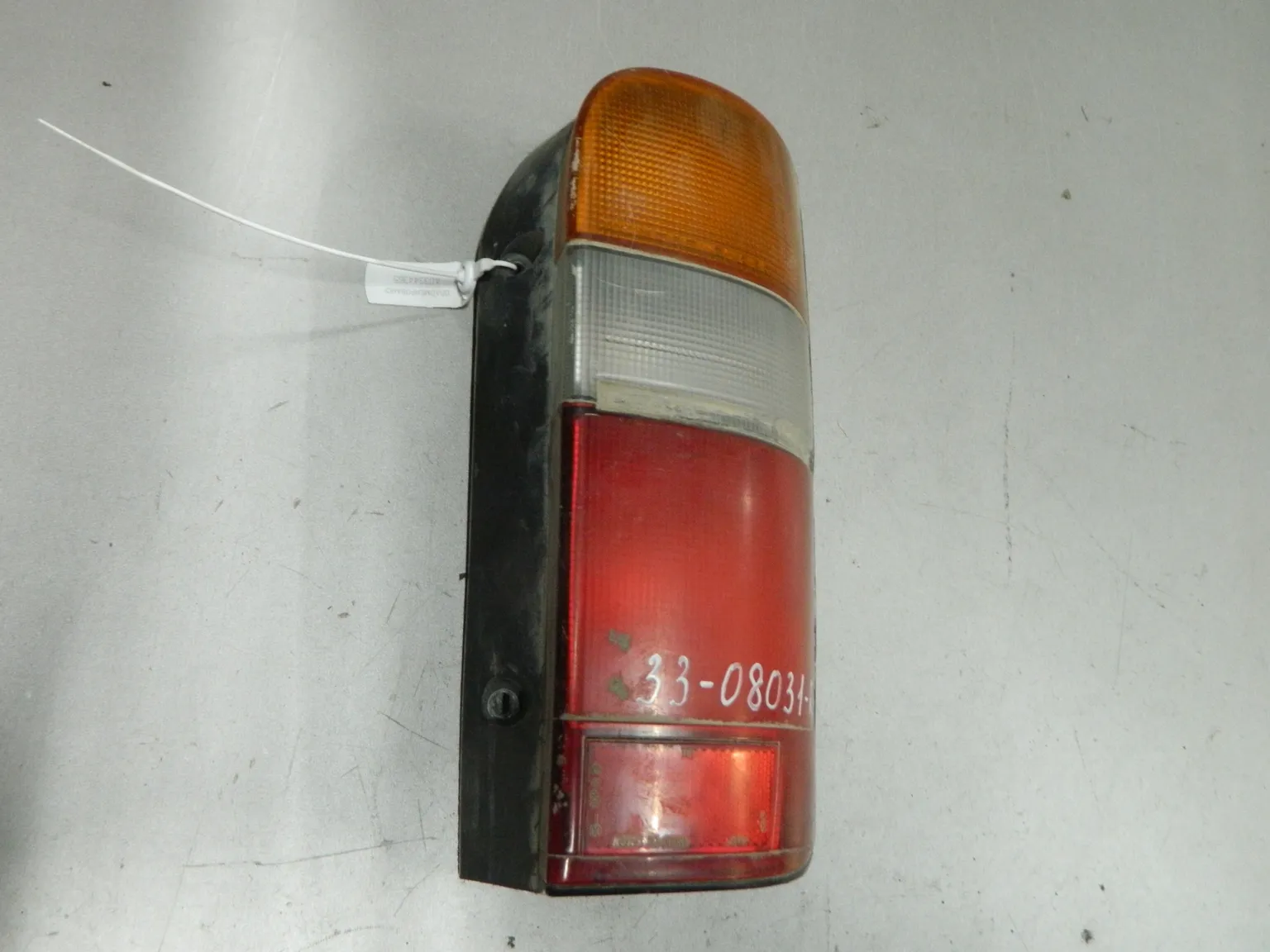 Фонарь TOYOTA HIACE LH100 Зад Прав 3308031 (Контрактный) 03344365